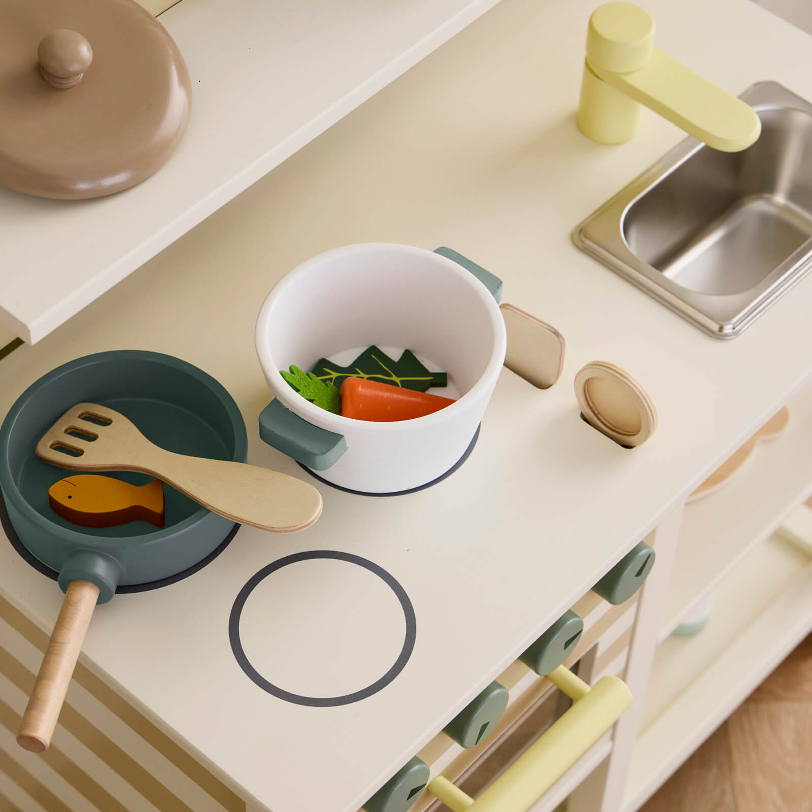 Play Kitchen - Kids Hub
