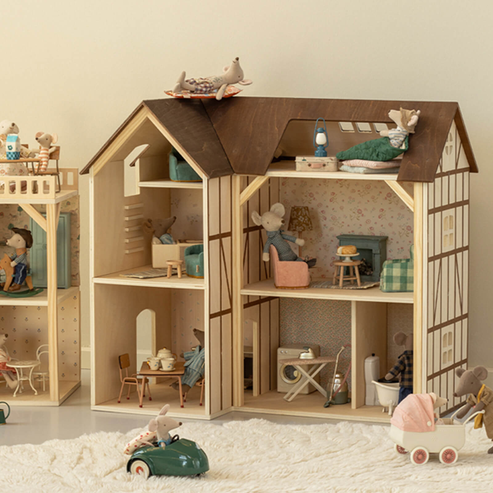 Wallpaper - Mouse Hole Farmhouse - Annex