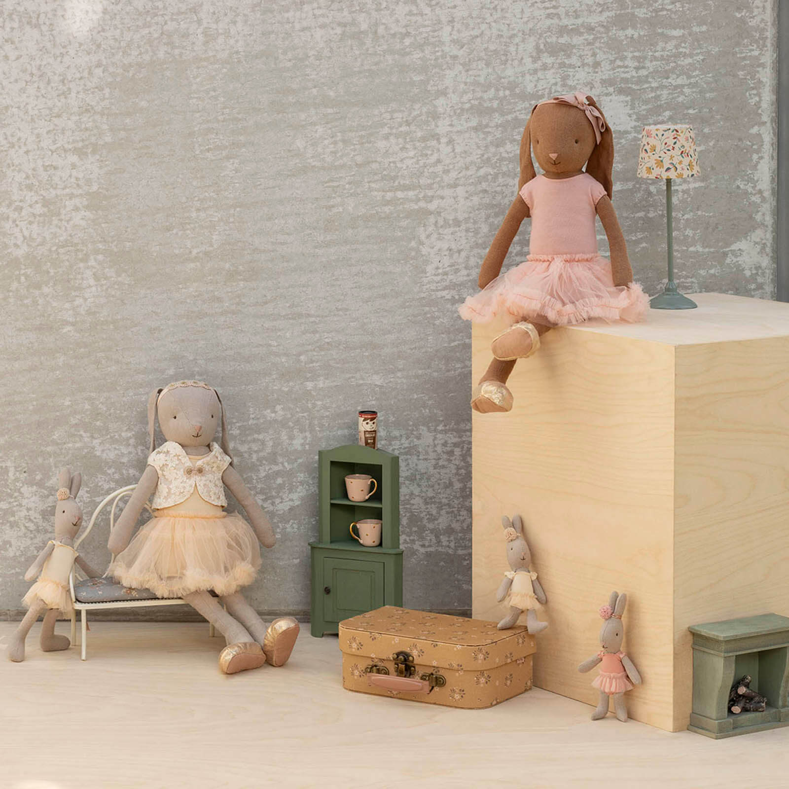 Ballet Suit and Skirt Cream - Size 3