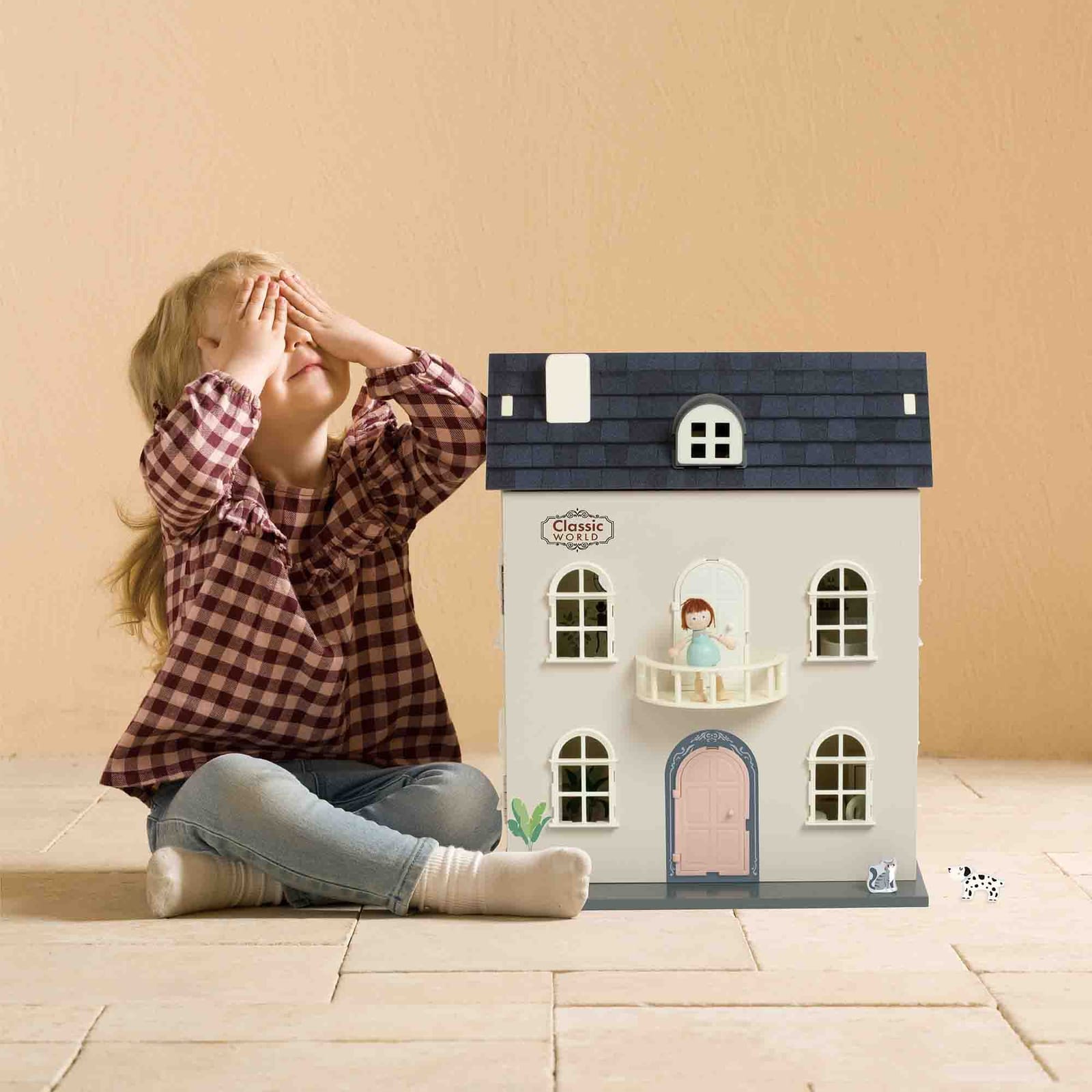 Vintage Dollhouse and Furniture