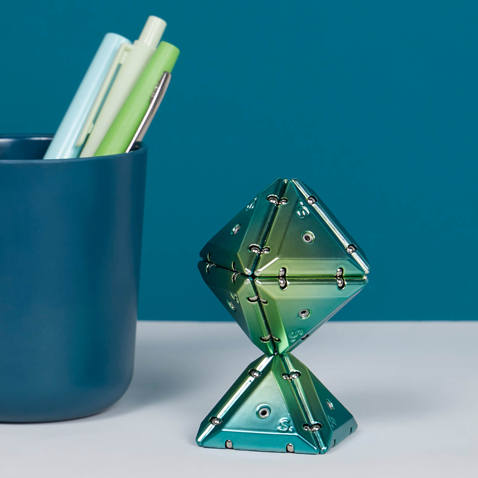 Geode Magnetic Fidget Pyramid - Chrome Gamma