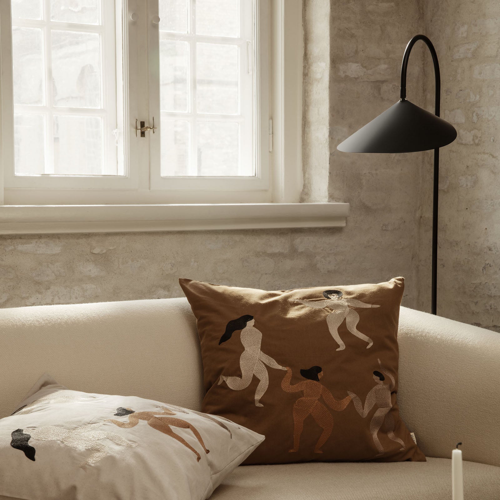 Arum Floor Lamp - Black