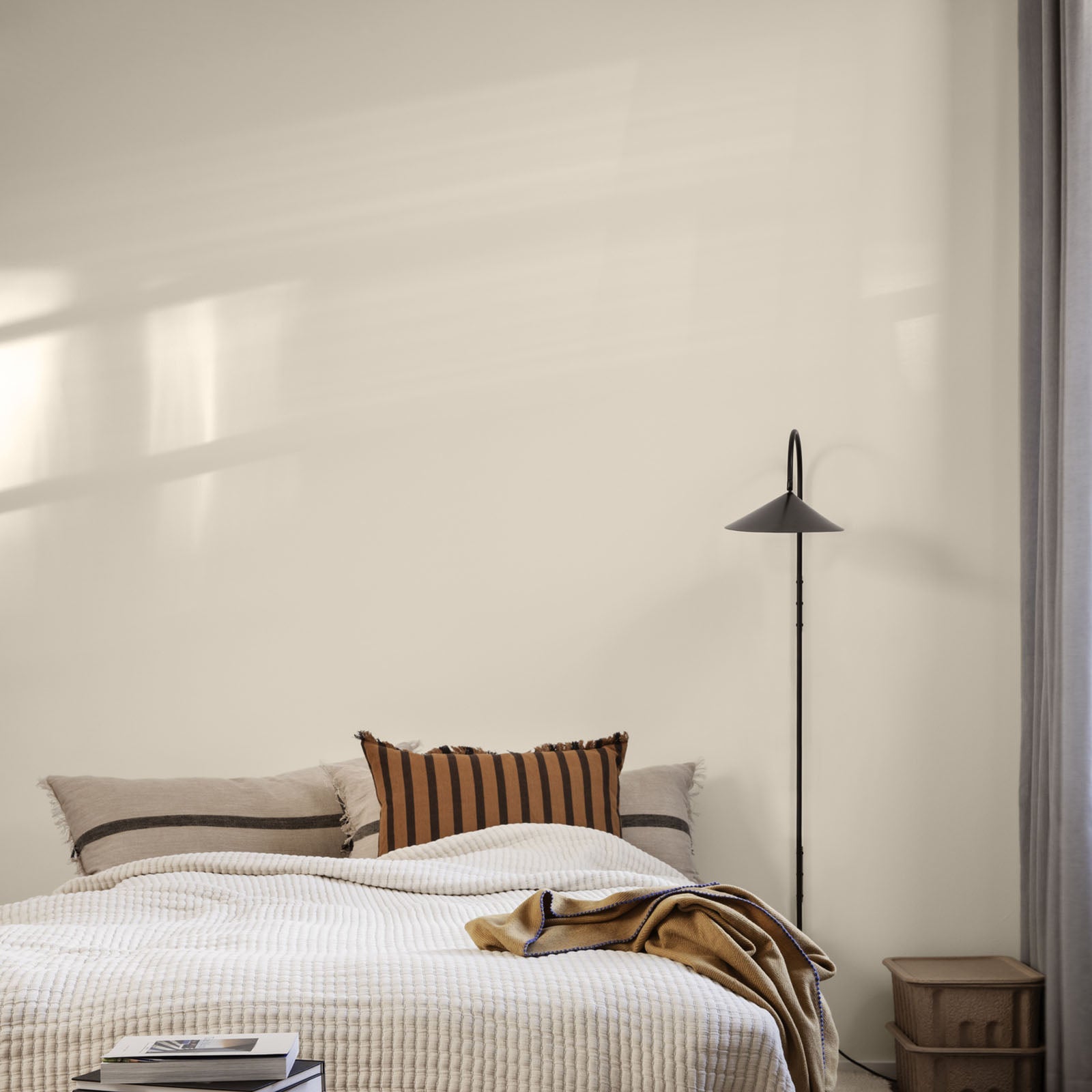 Arum Swivel Wall Lamp Tall - Black