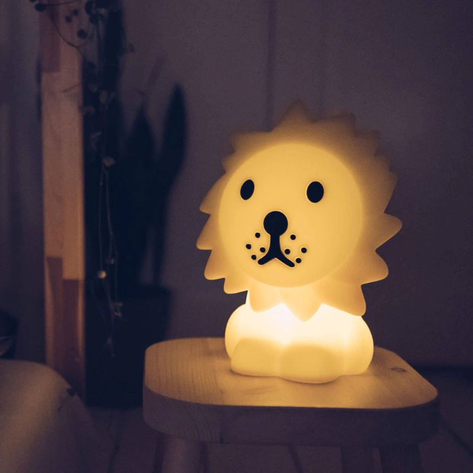 First Light Lamp - Lion