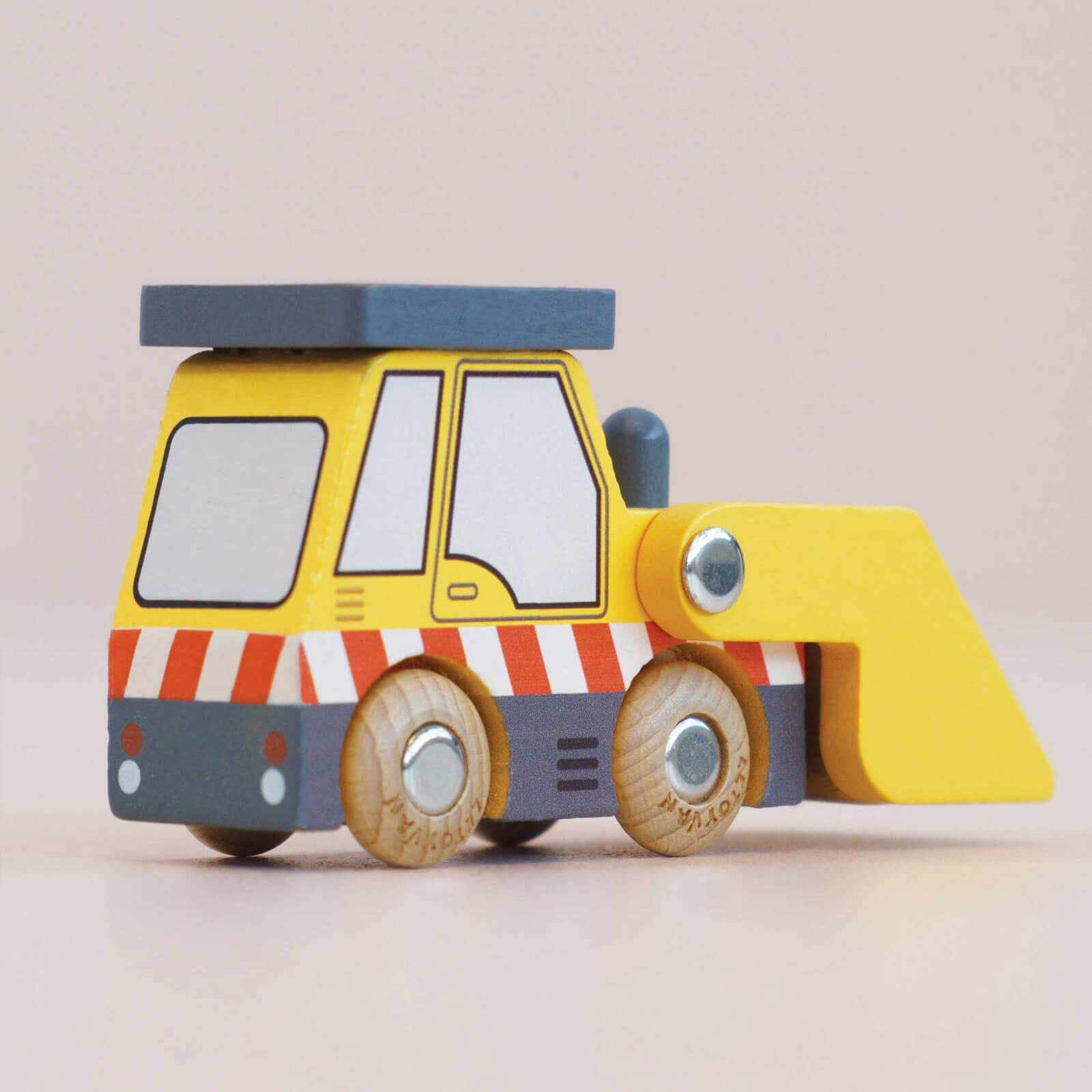 Wooden BullDozer - GT220 Eddie