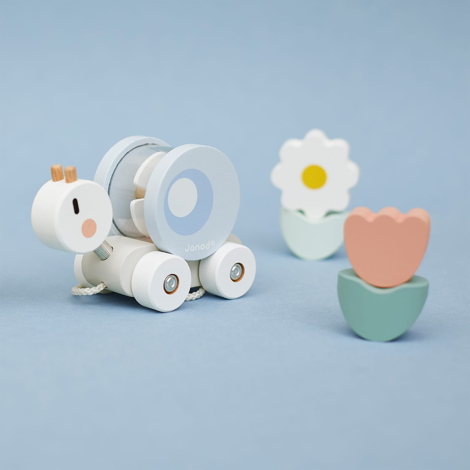 Snail Stacking Train