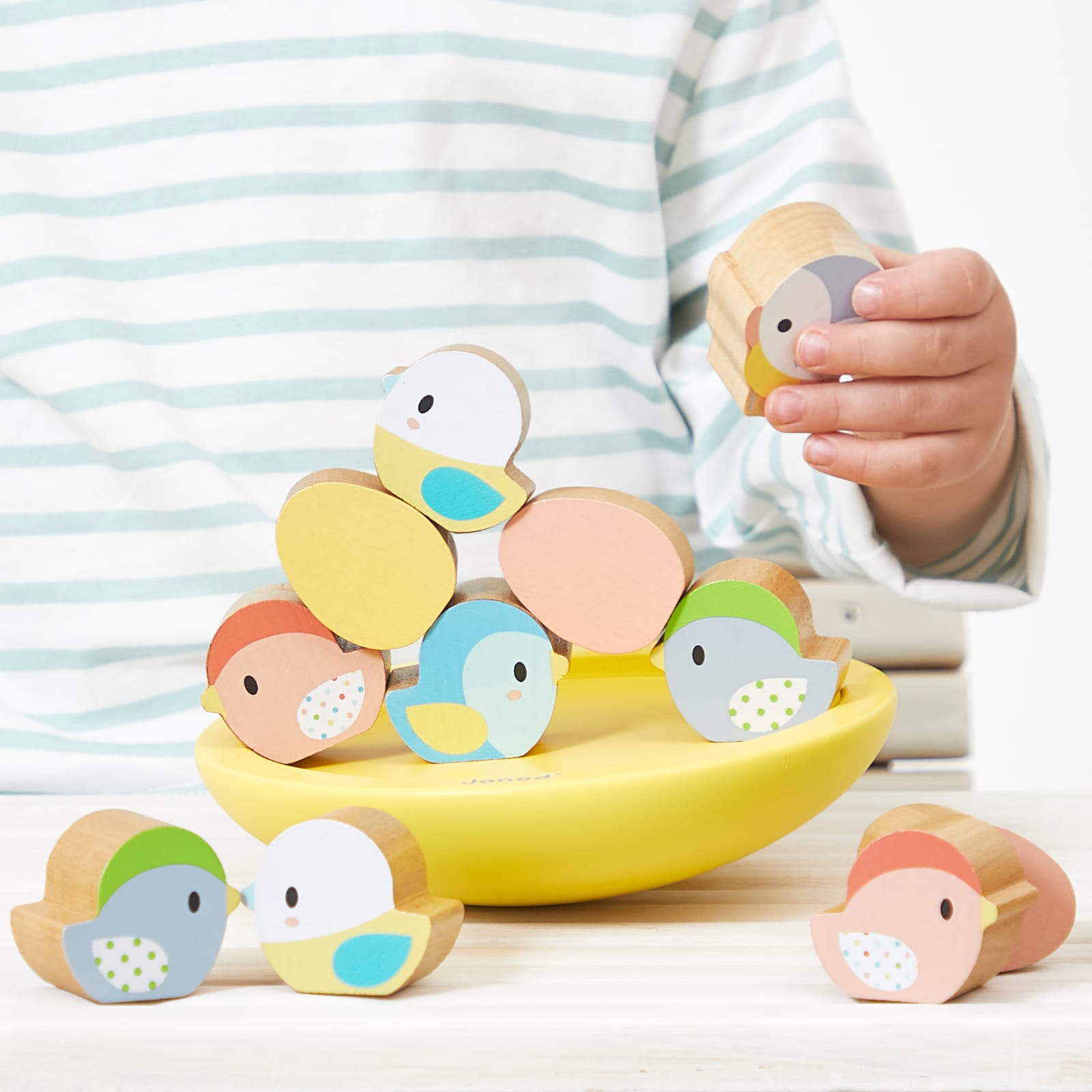 Bird Balancing Stacking Game