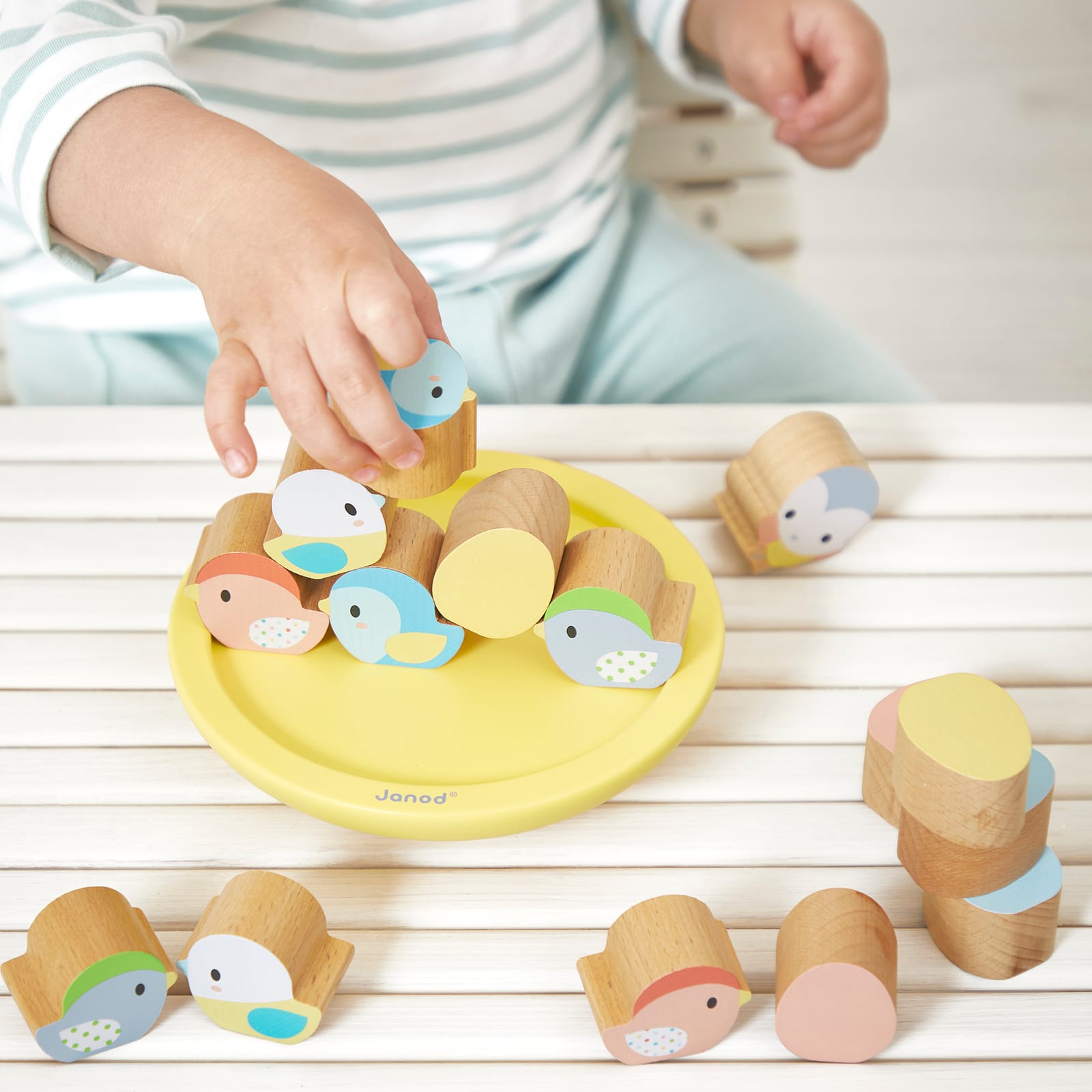 Bird Balancing Stacking Game