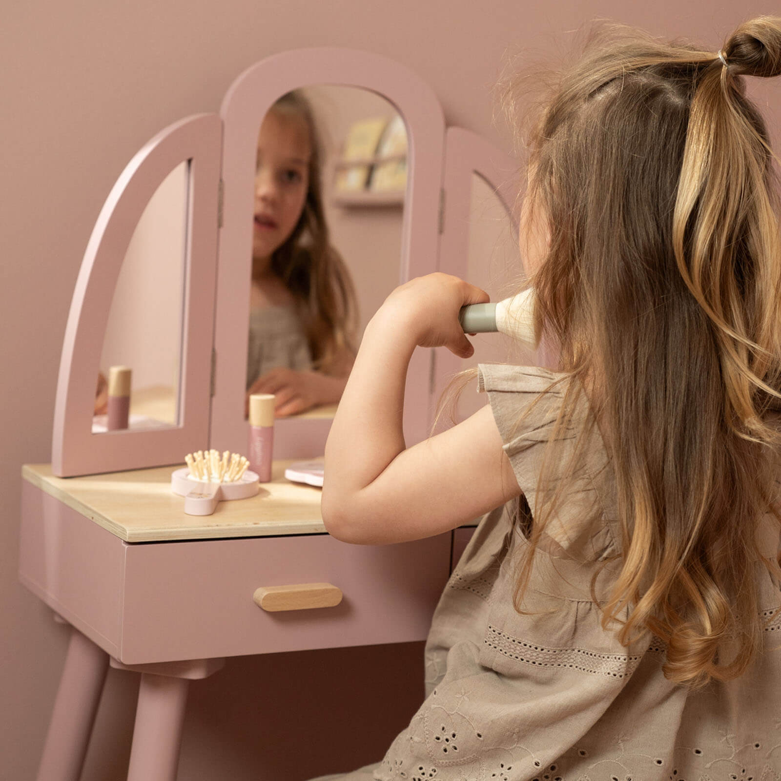 Dressing Table Plus 6 Accessories