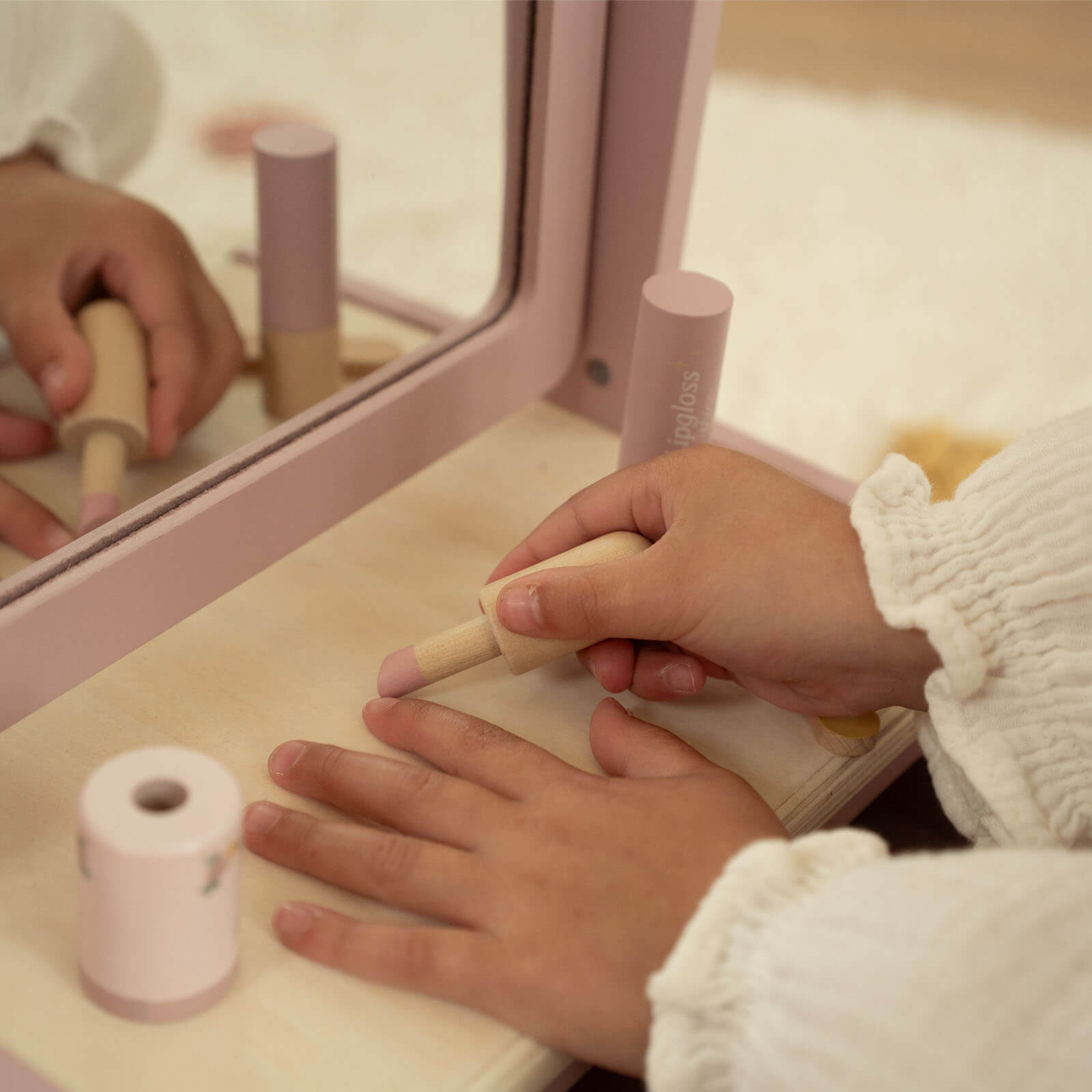 Vanity Table and 6 Accessories