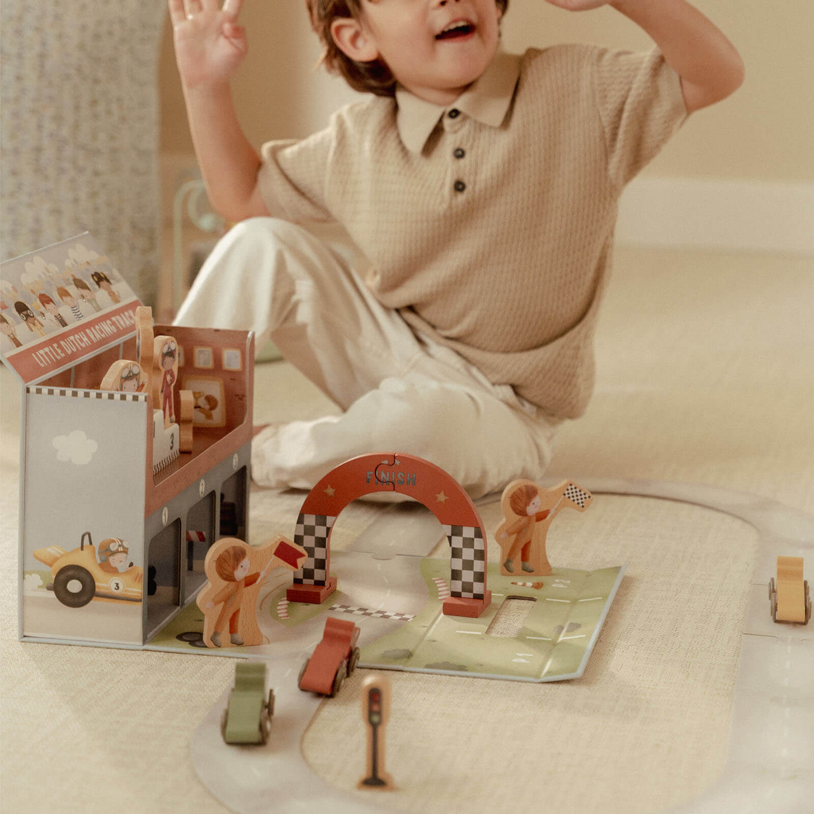 Race Track Play Case Set - 30 Pieces