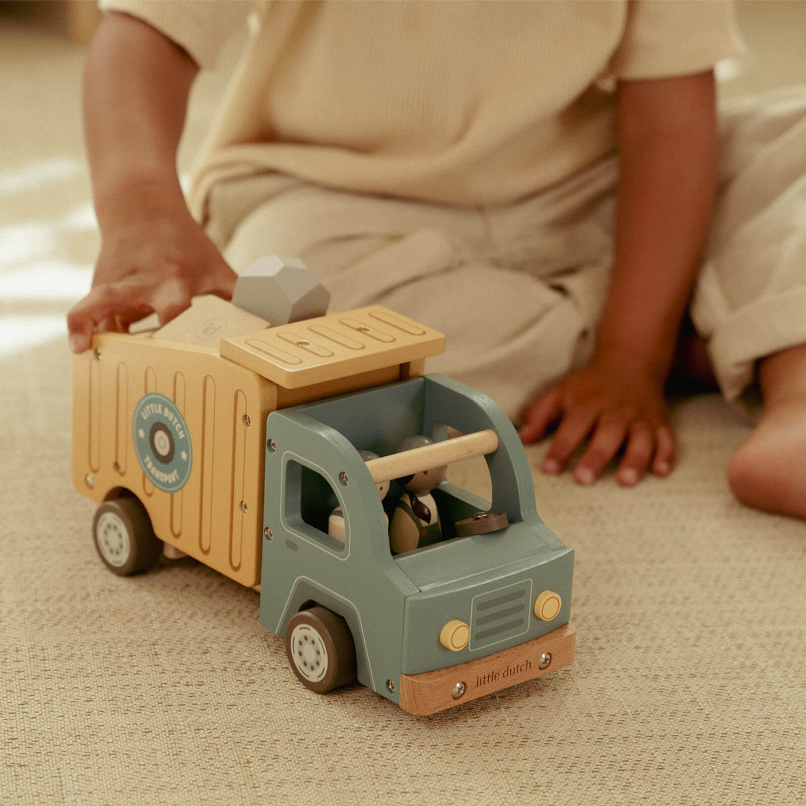 Wooden Large Garbage Truck and Peg Dolls