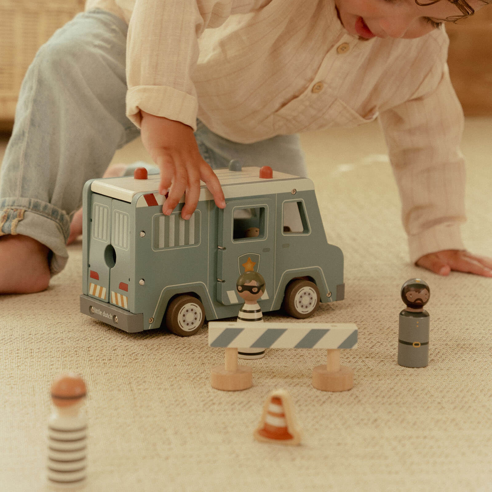 Wooden Large Police Van and Peg Dolls