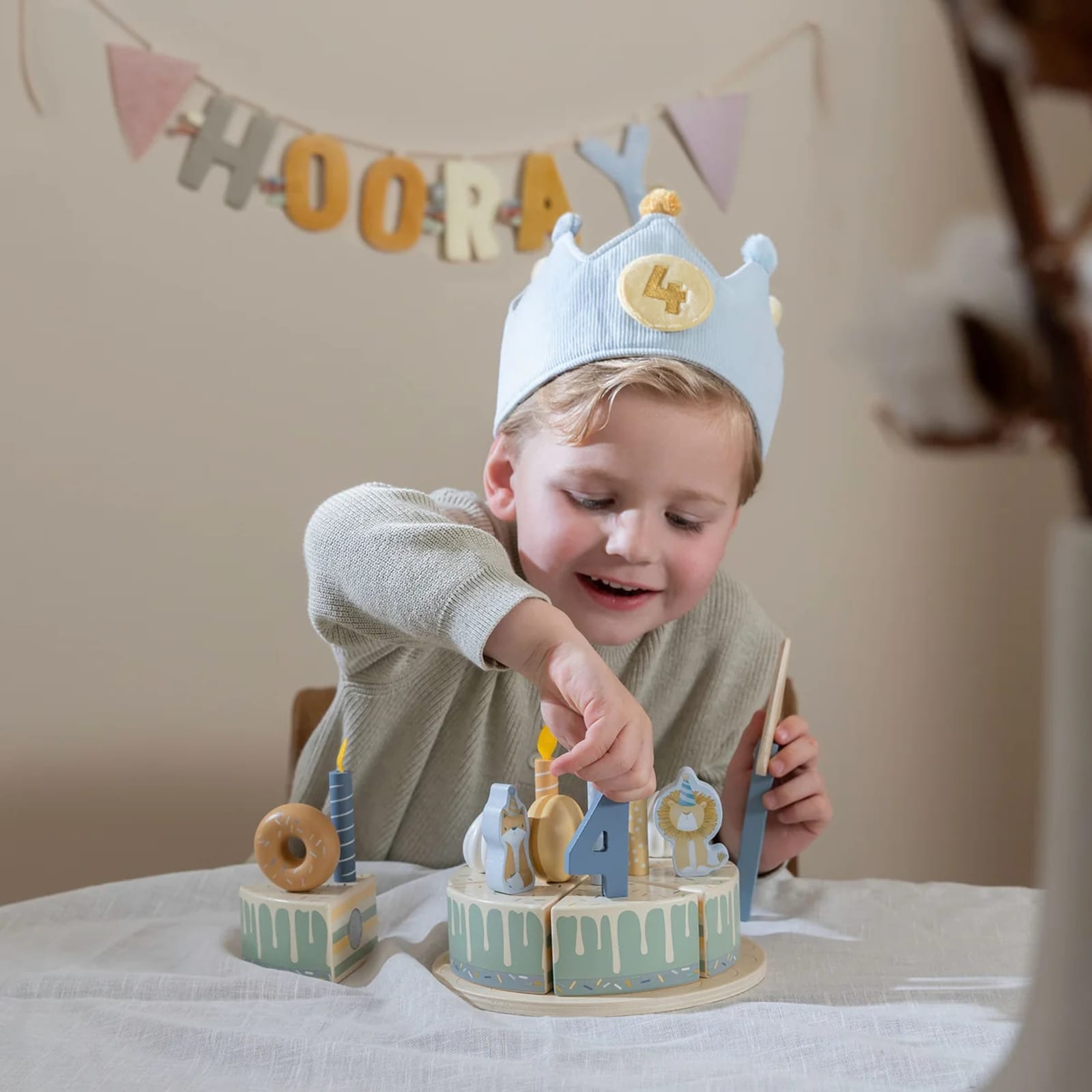 Birthday Crown With Numbers - Blue