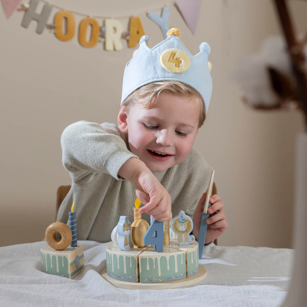 Birthday Crown With Numbers - Blue