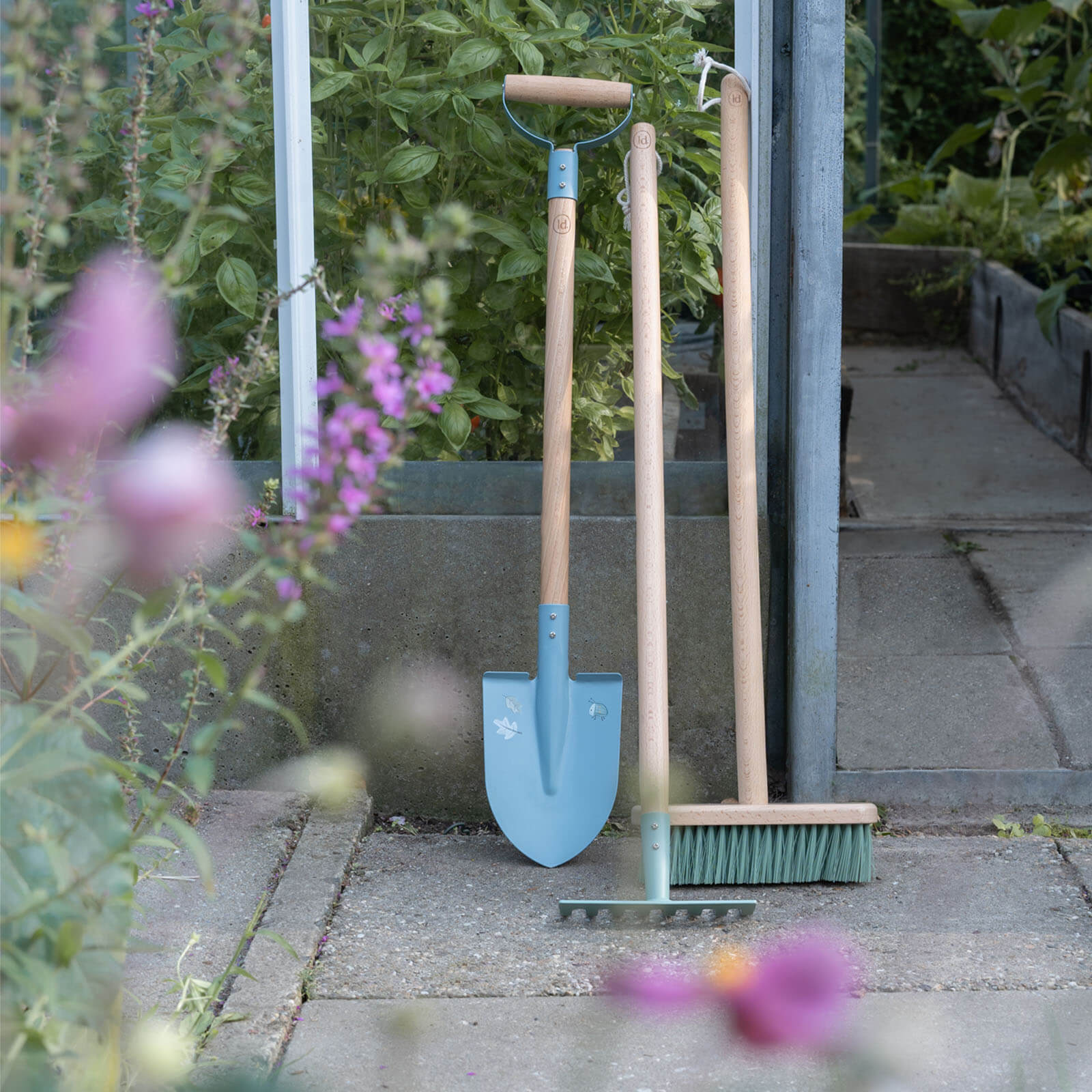 Rake - Forest Friends