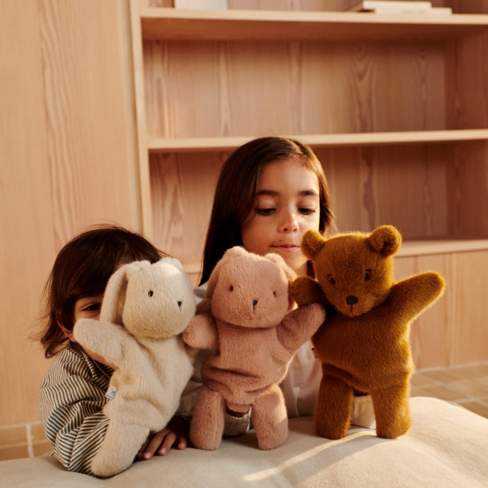 Honor Bear Hand Puppet - Golden Caramel