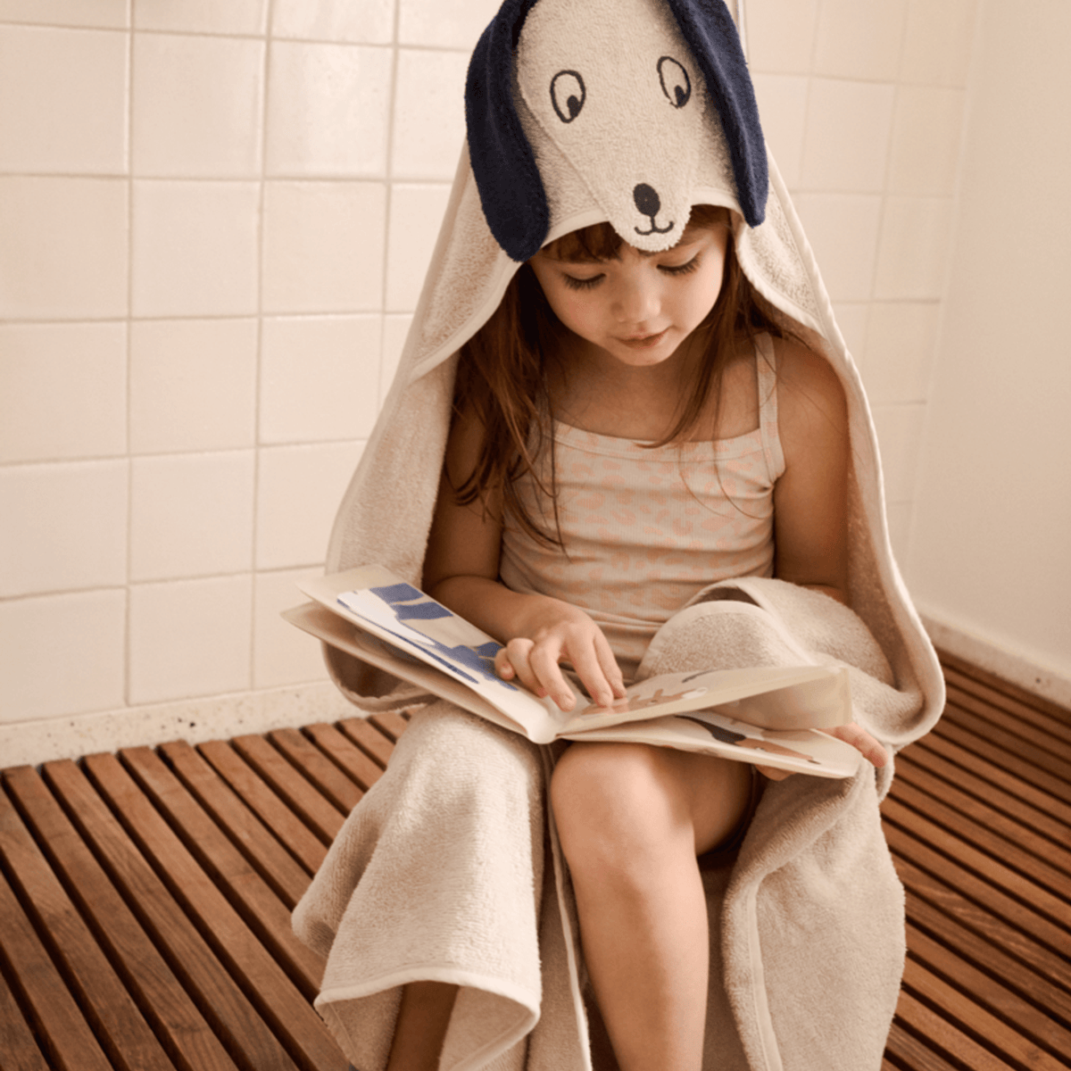 Waylon Animal Magic Water Book - Animal Sandy