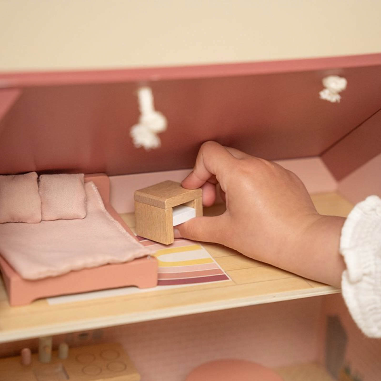 Portable Pink Doll's House Plus Furniture and Accessories