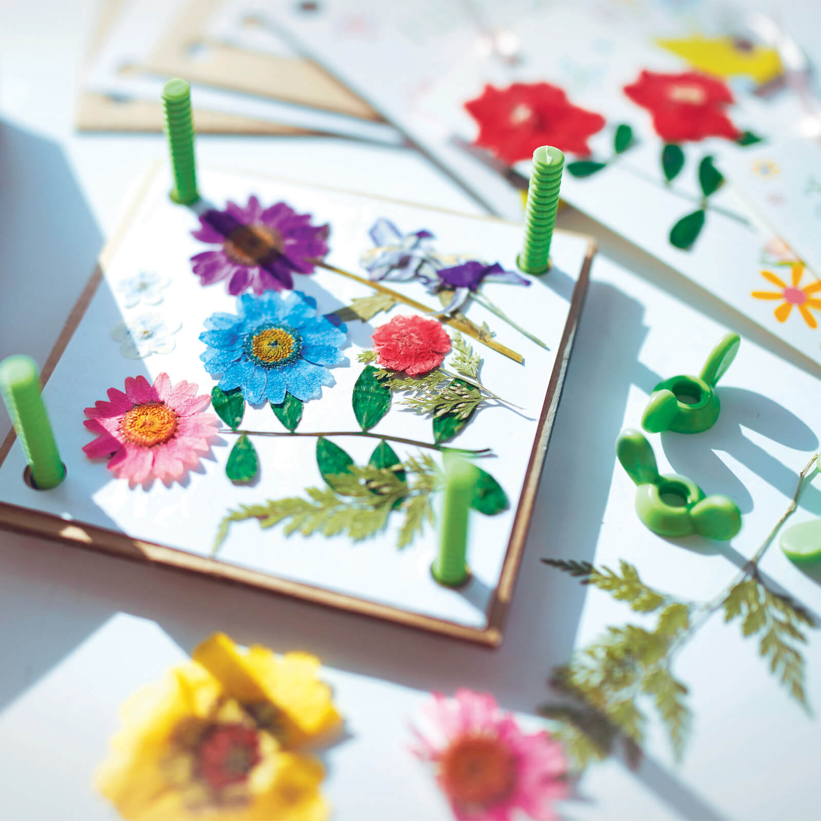 KidzLabs - Green Paper Craft