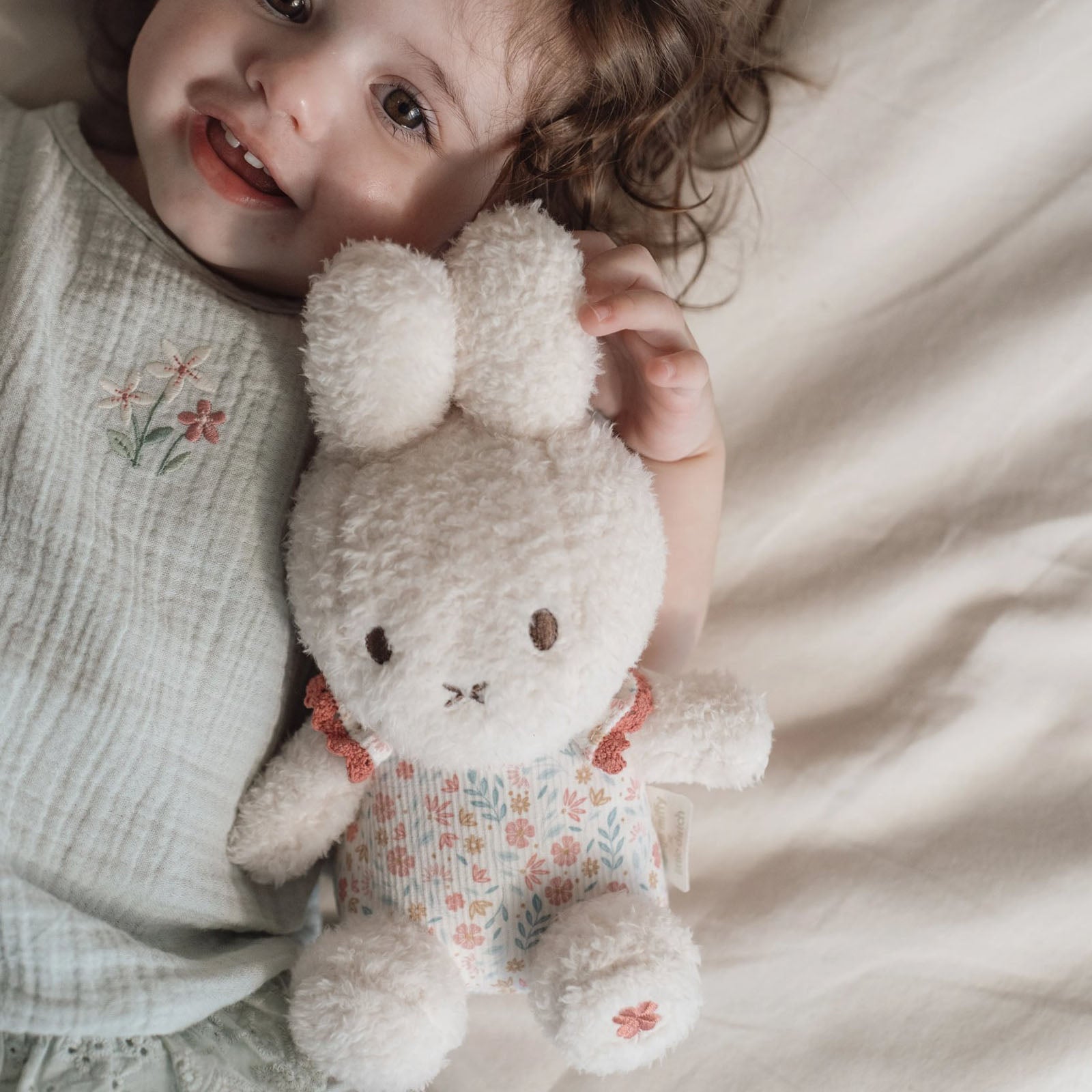 Miffy Cuddle Toy 20cm - Lucky Blossom