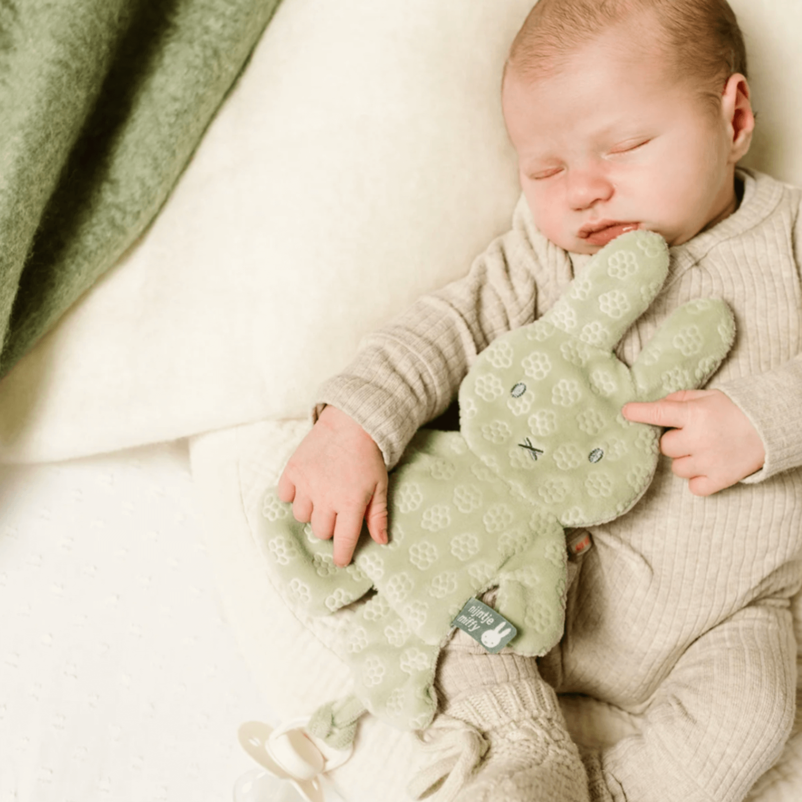 Miffy Dummy Cloth - Green Flower