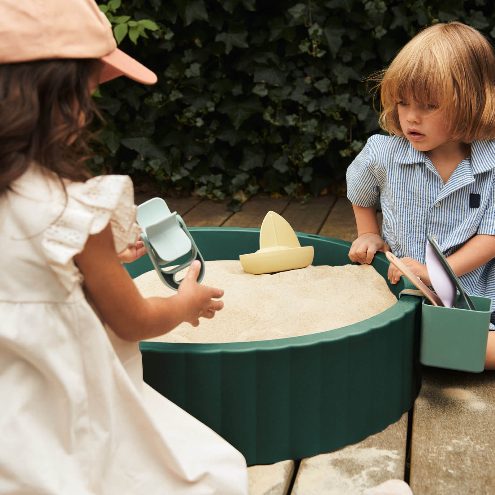 Saul Sandpit - Garden Green Sandy