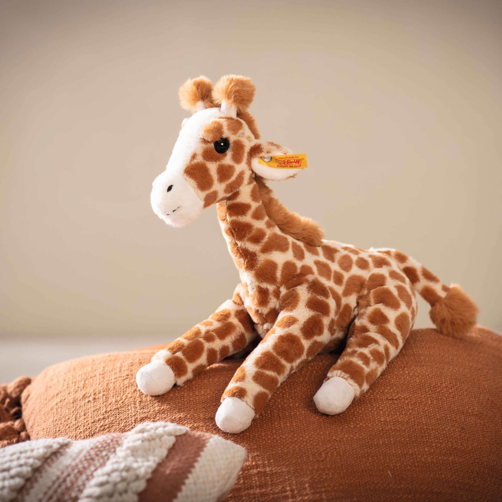 Gina Giraffe 25cm