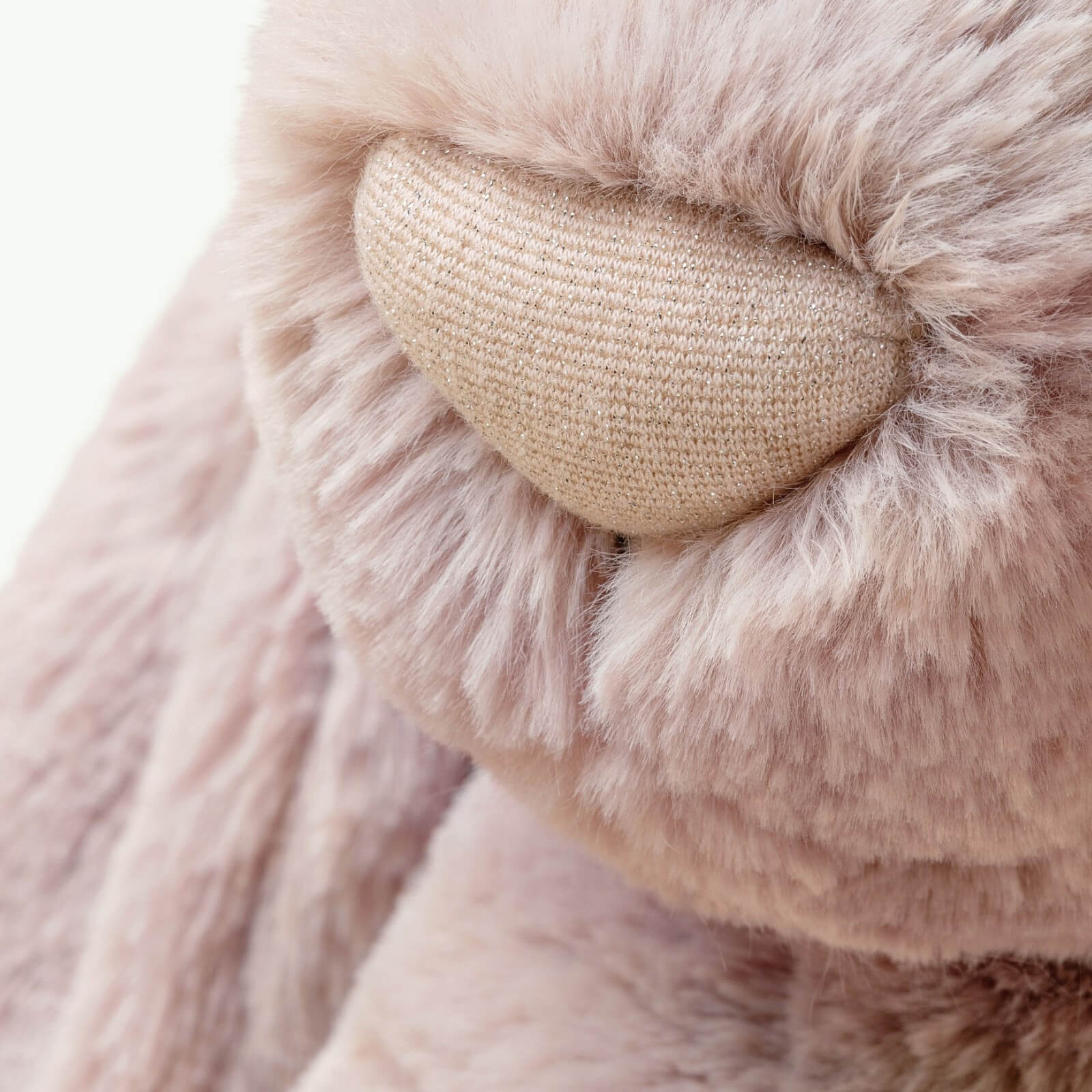 Big Luxe Bashful Bunny Rosa