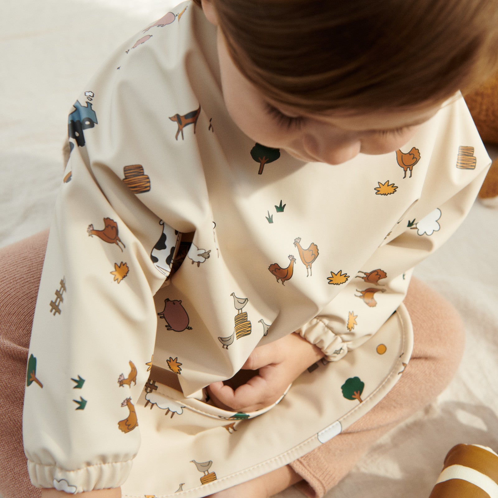 Merle Printed Cape Bib Farm / Sandy