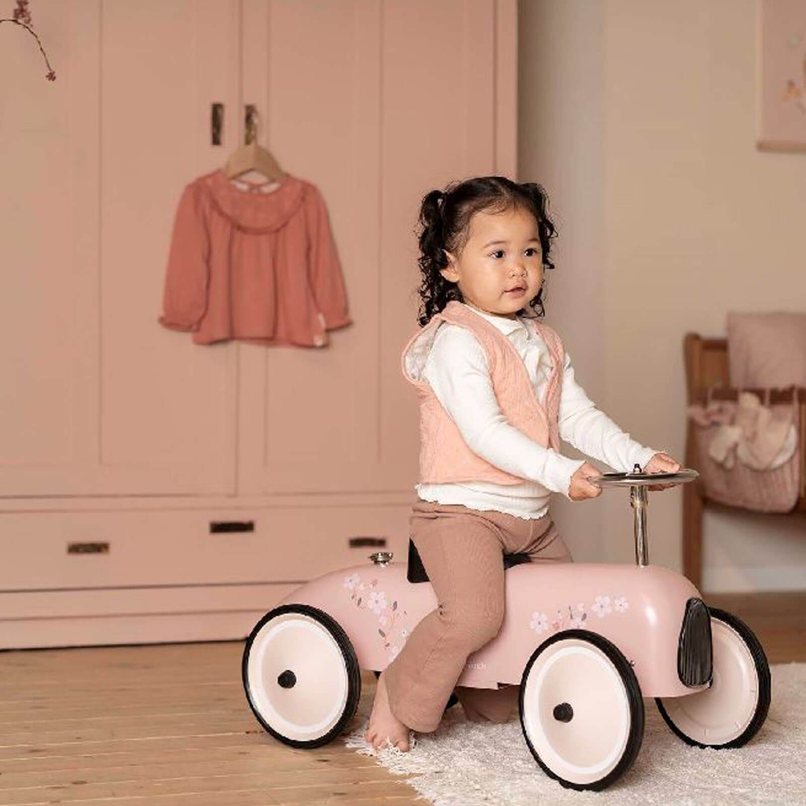 Retro Ride On - Pink Flowers