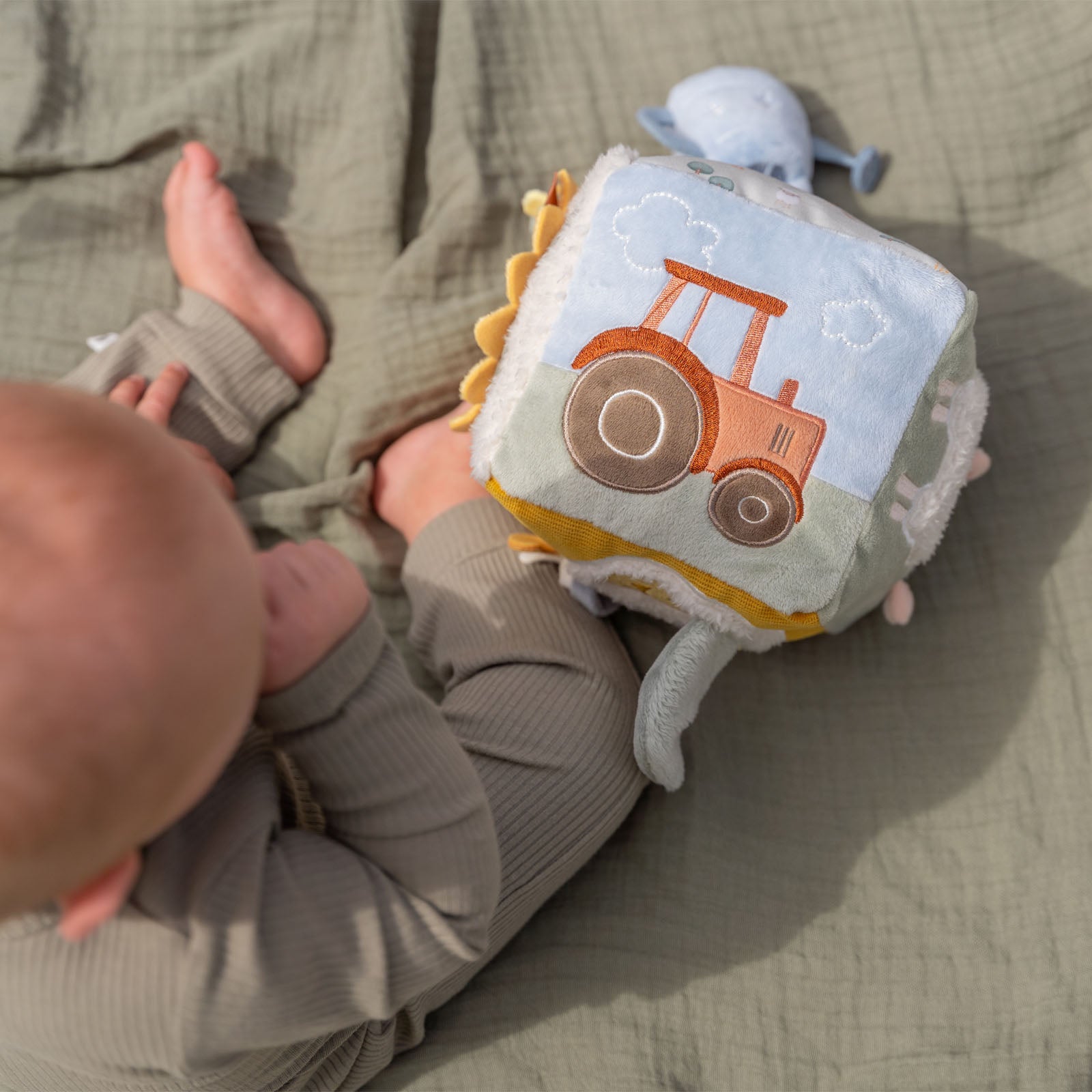 Soft Activity Cube - Little Farm