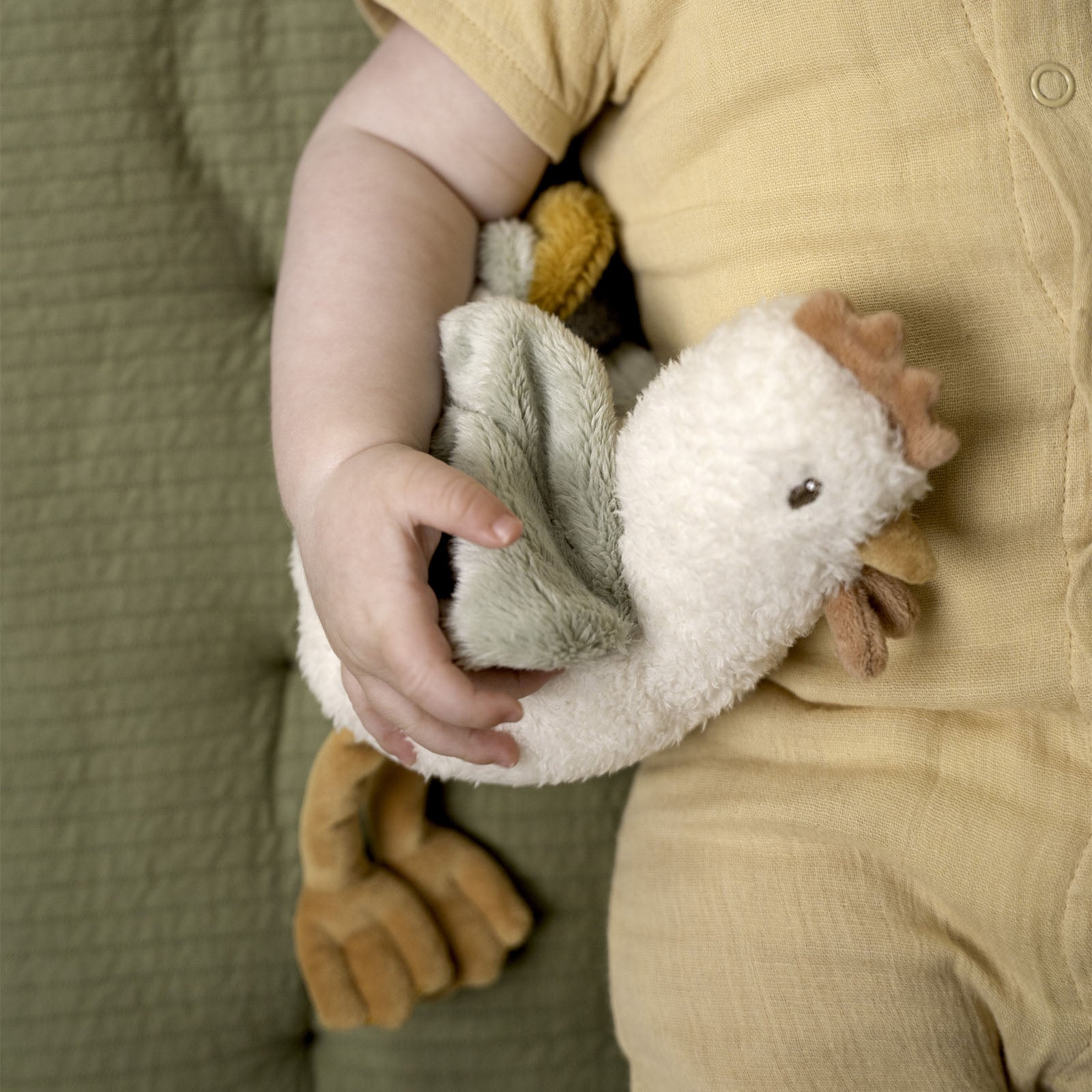 Cuddle Chicken 17 cm - Little Farm