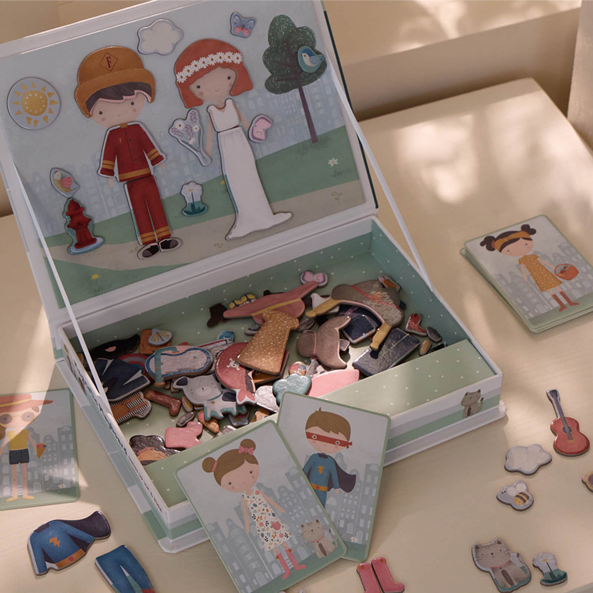 Magnetic Play Board - Dress Rosa and Jim