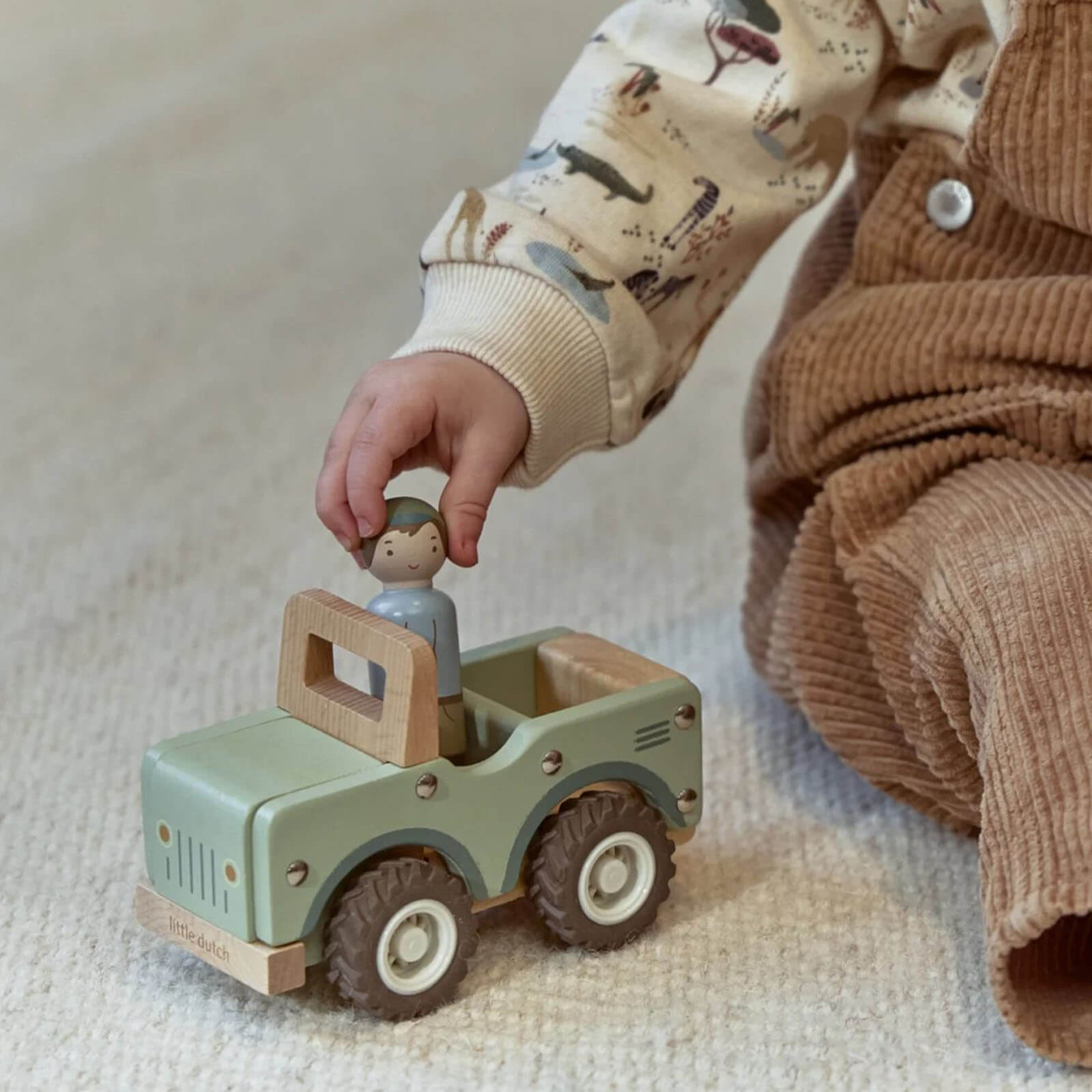 Wooden Safari Car with Pegdoll