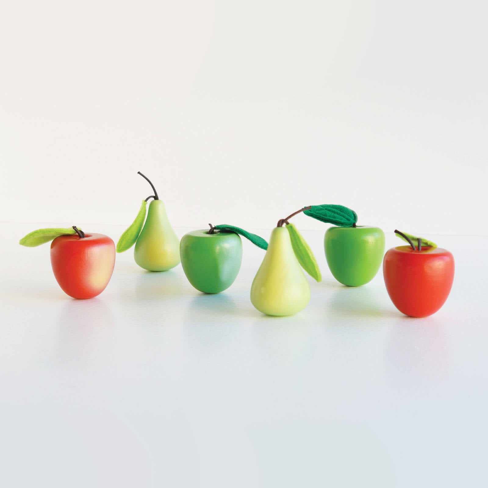 Wooden Crate - Apples and Pears