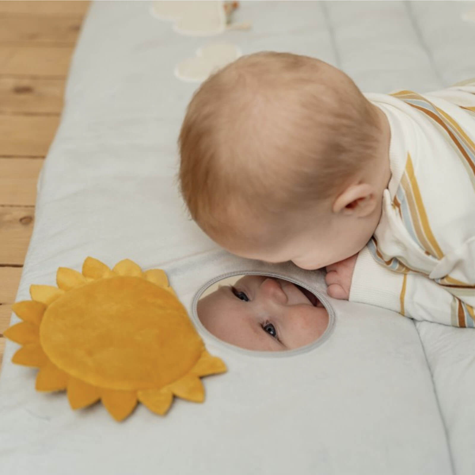 Miffy Vintage Sunny Stripes Playmat