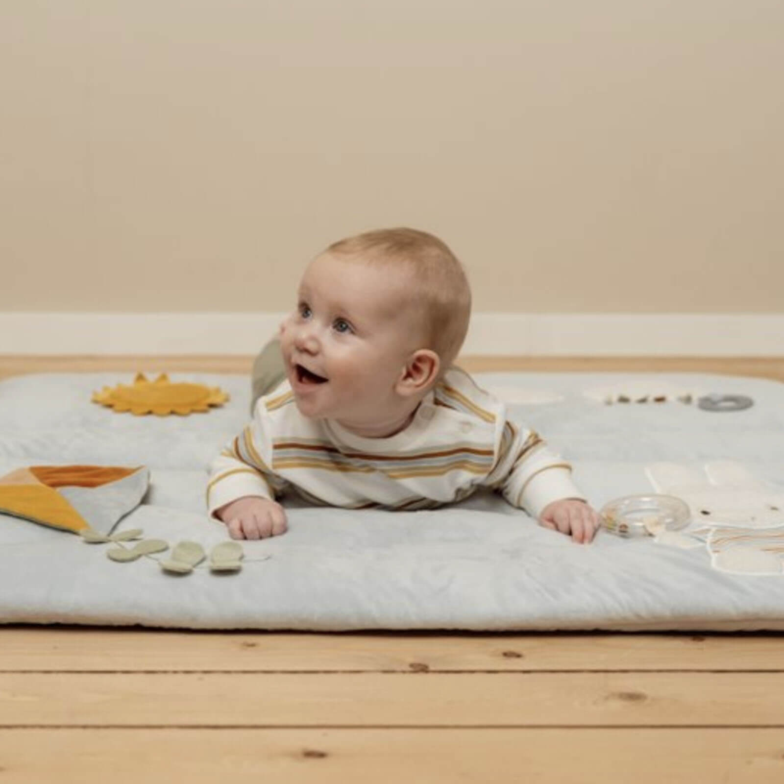Miffy Vintage Sunny Stripes Playmat