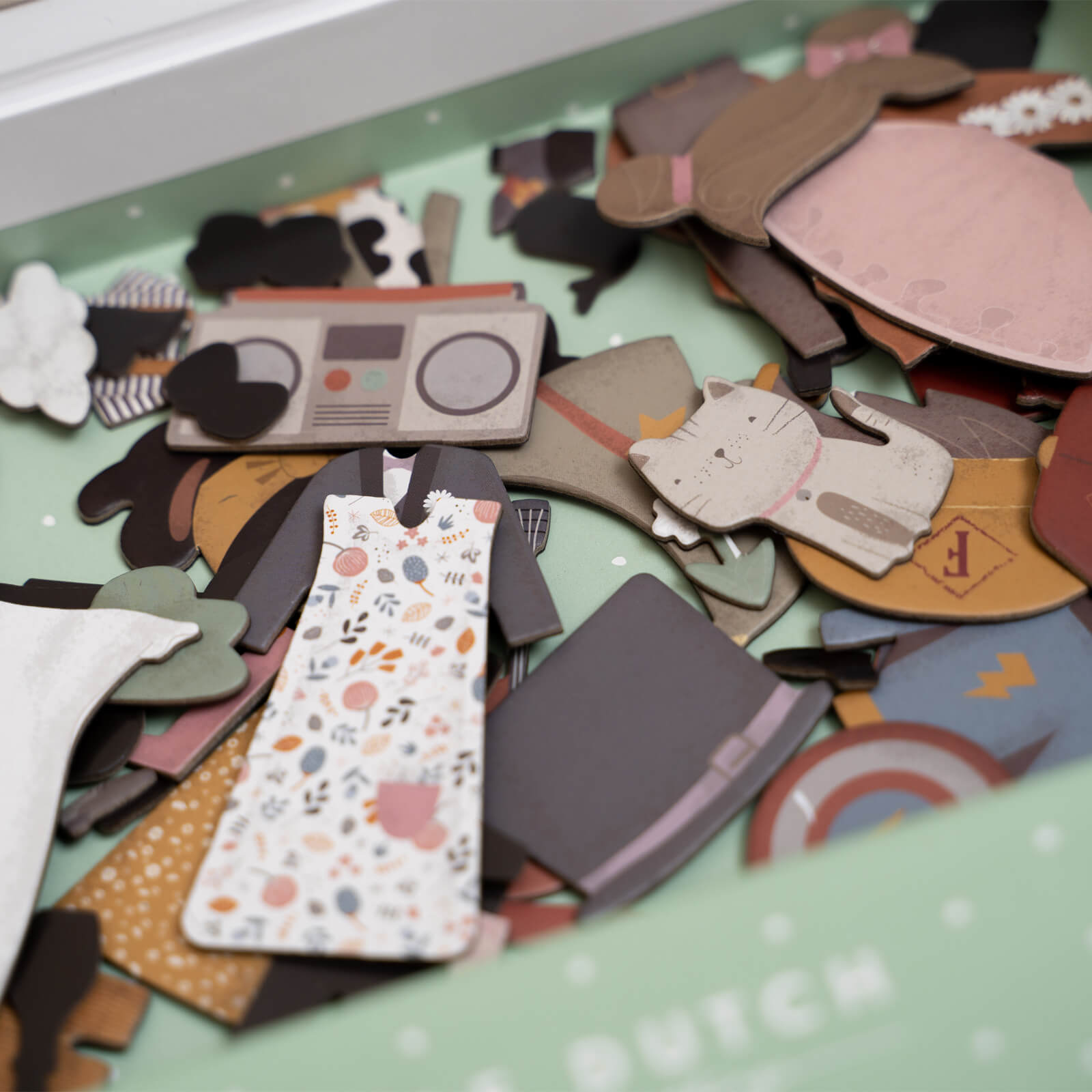 Magnetic Play Board - Dress Jim and Rosa