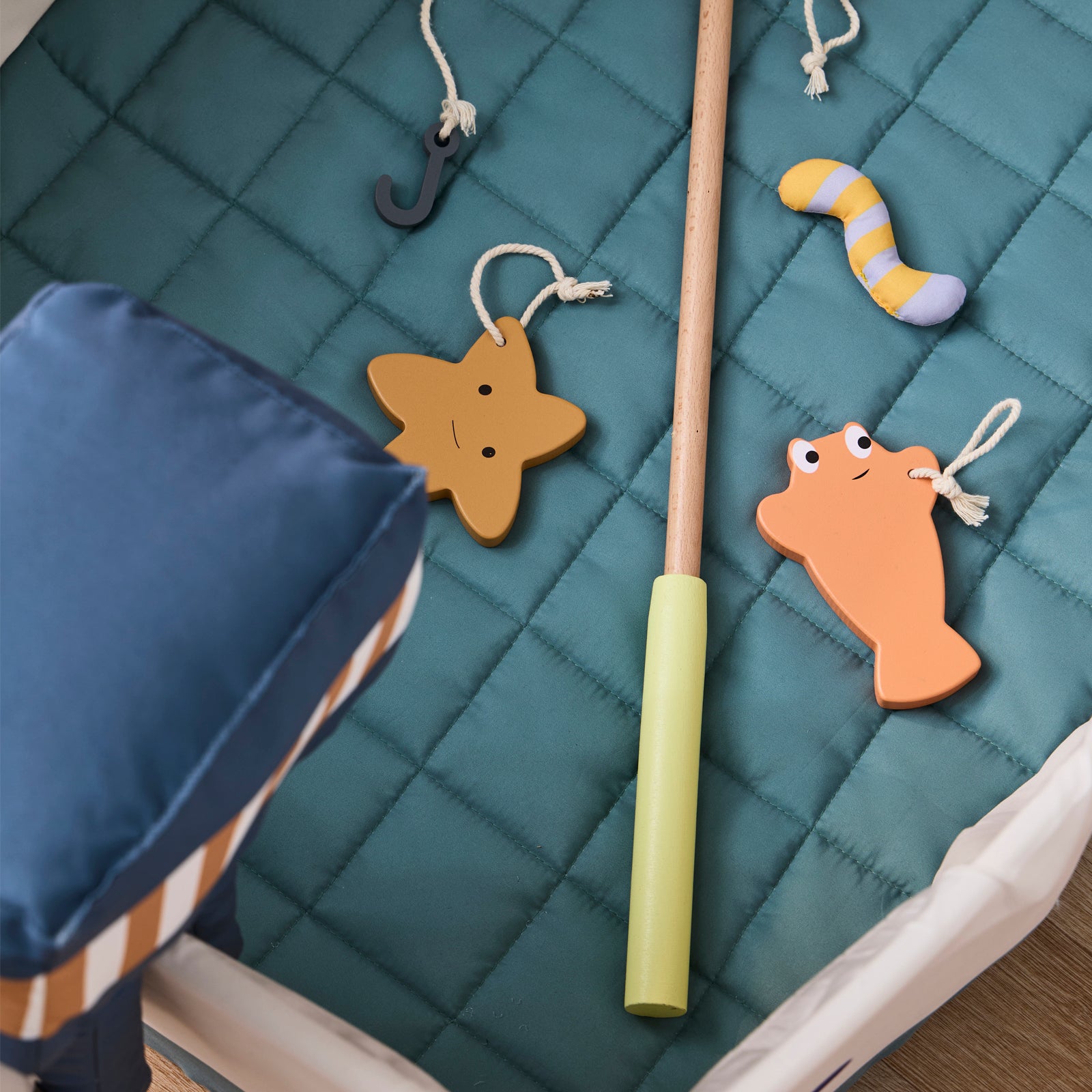 Play Fishing Boat with Accessories