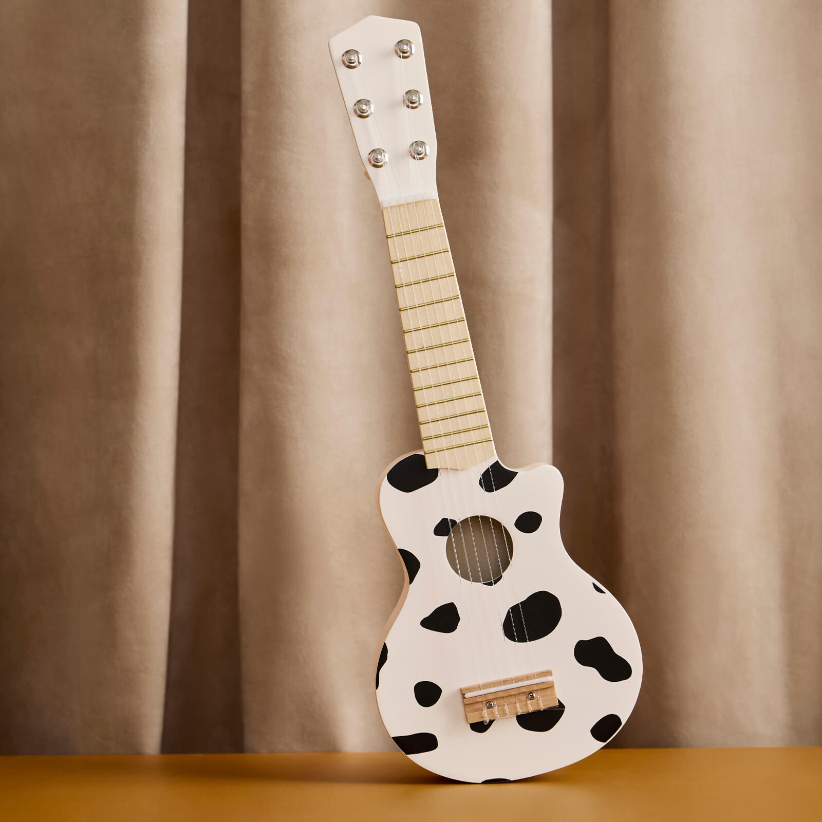 Wooden Guitar - Black White
