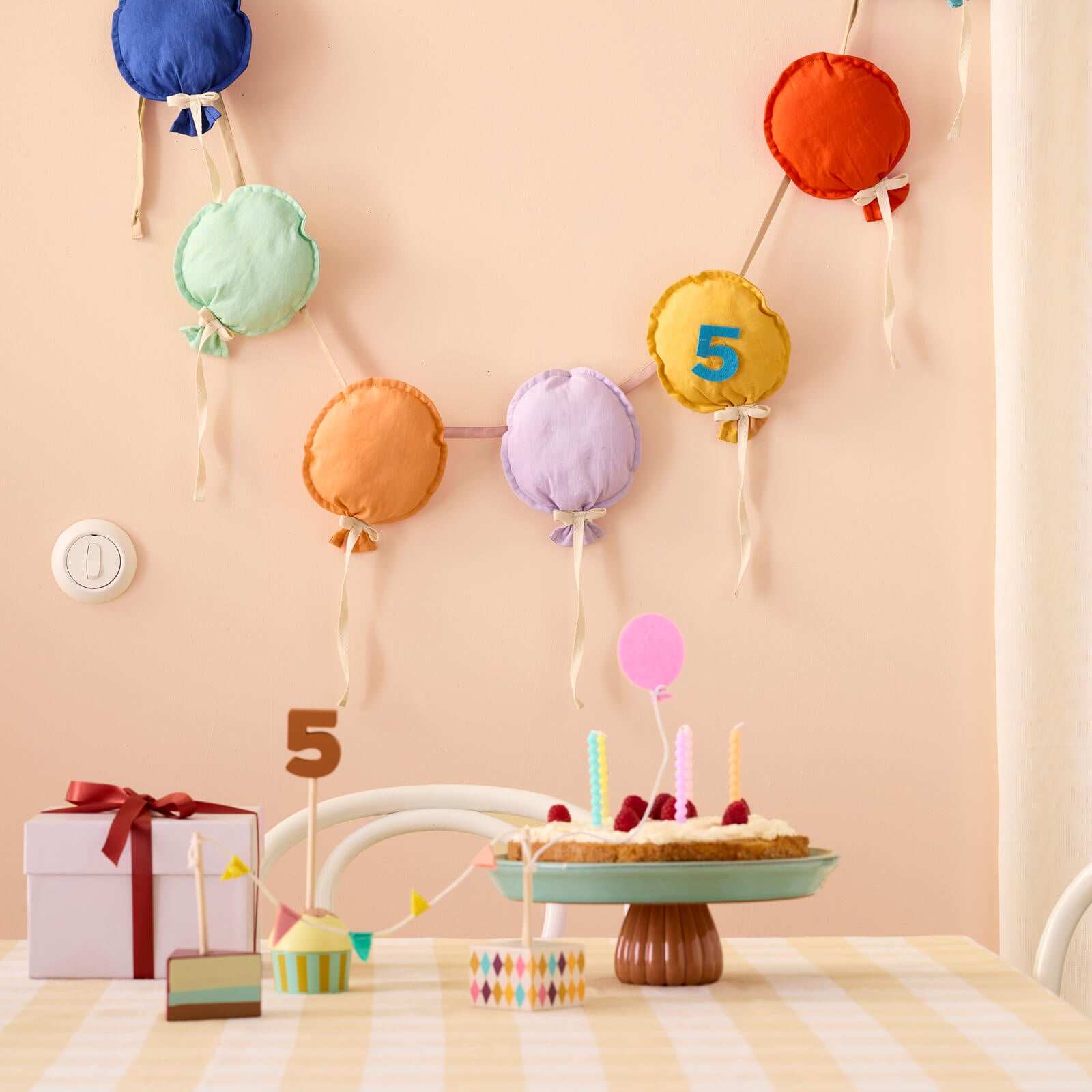 Birthday Garland Balloon