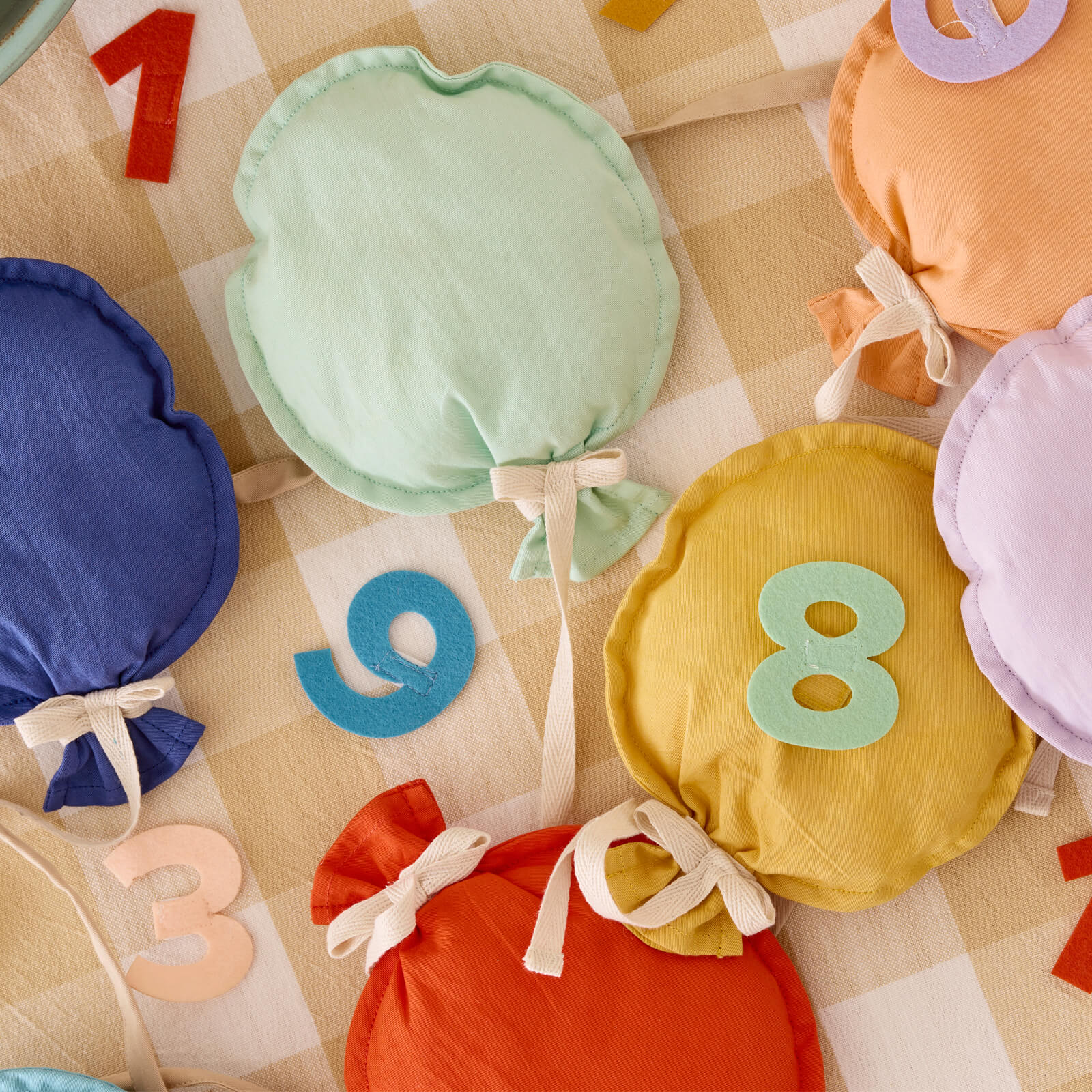 Birthday Garland Balloon