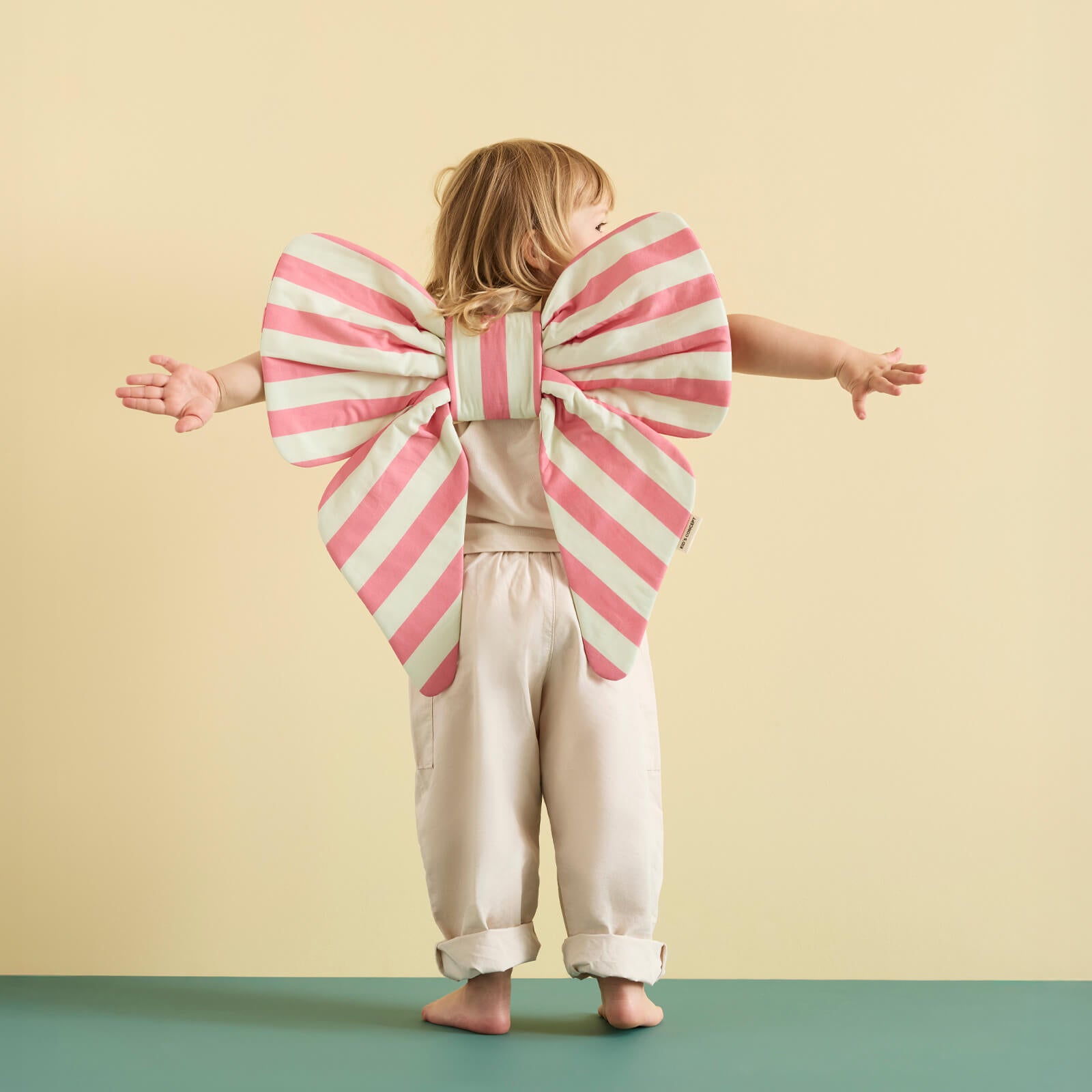 Bow Dress-Up