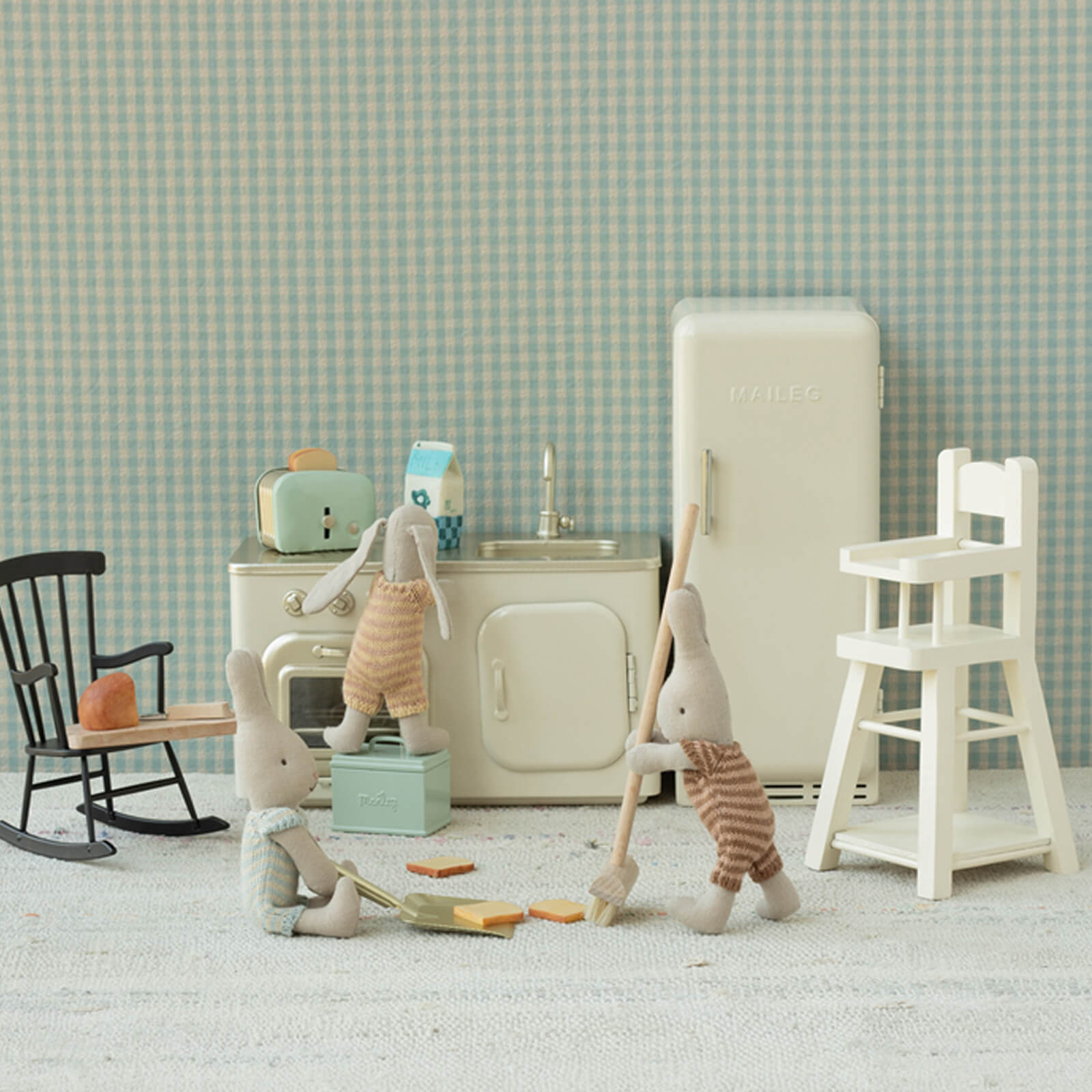 Metal Miniature Cream Kitchen