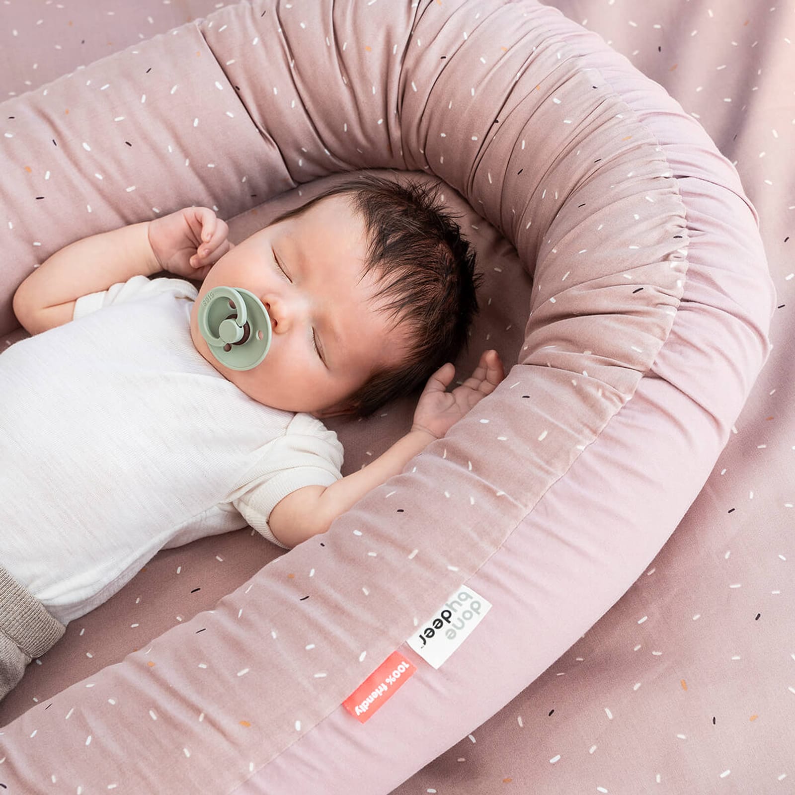 Cozy Baby Bed - Confetti Powder