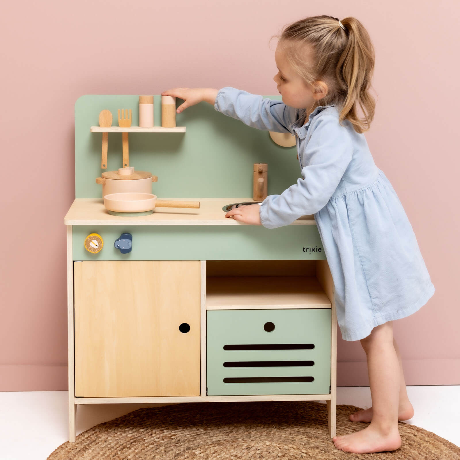 Wooden Mint Kitchen