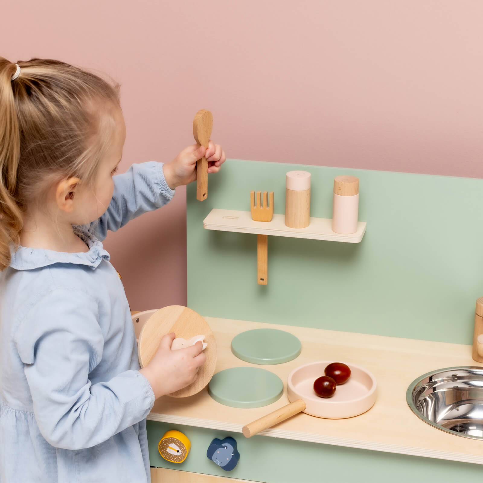 Wooden Mint Kitchen