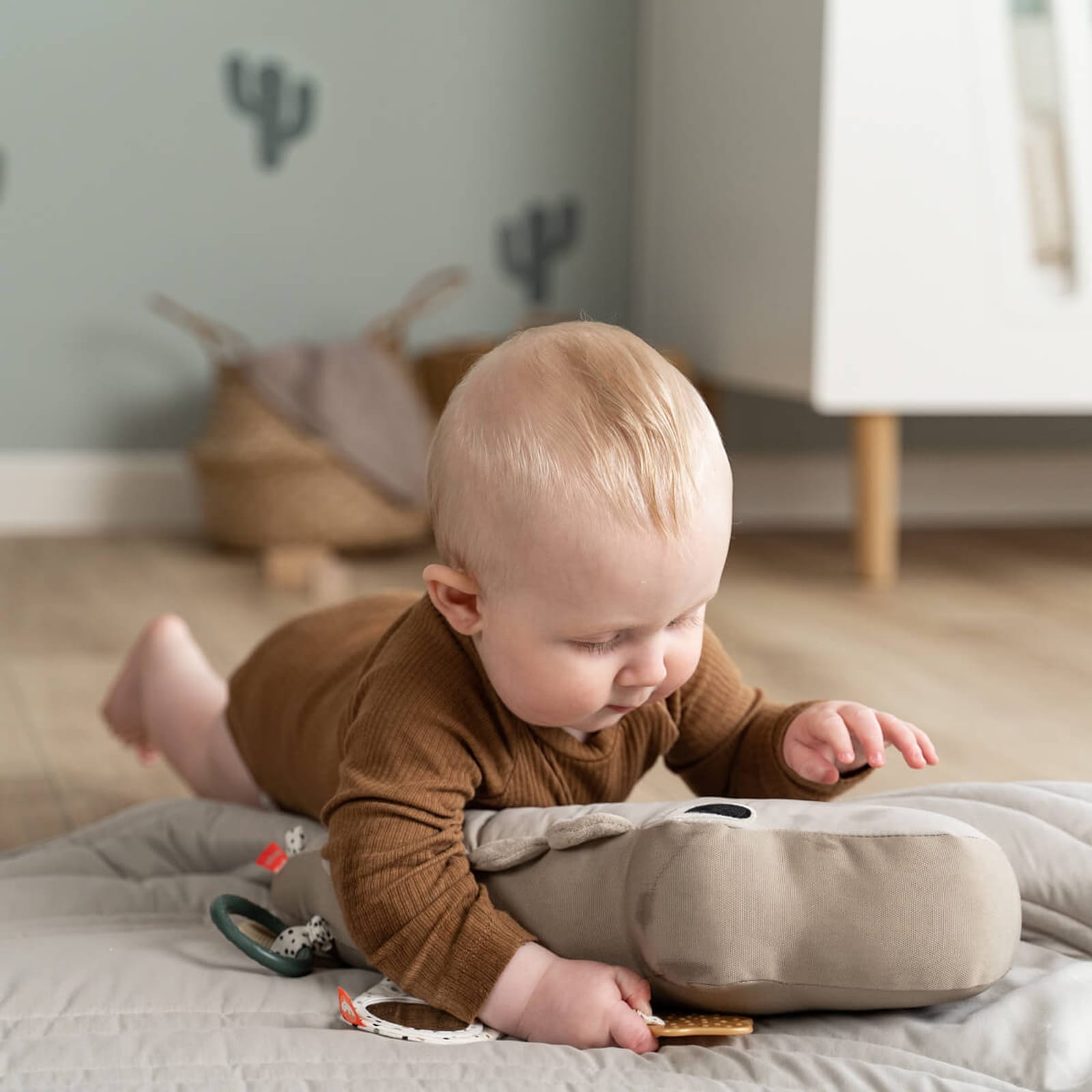 Tummy Time Activity Toy - Croco Sand