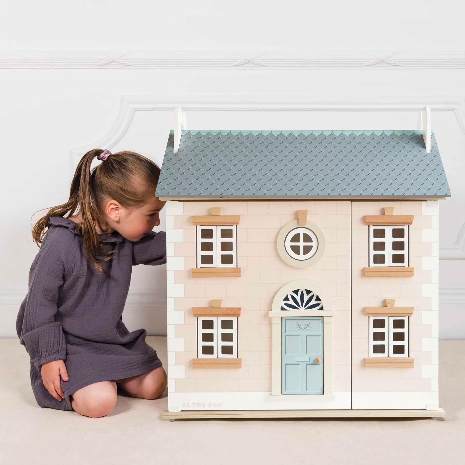 Bay Tree Doll House